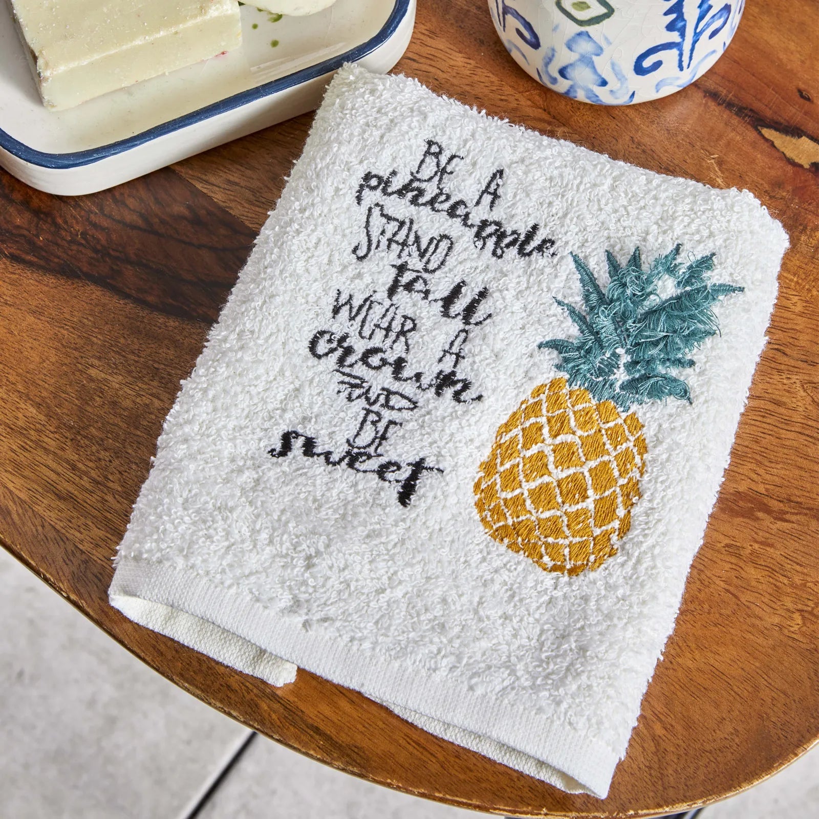 Karaca Home Pineapple Embroidered Towel 30X50 Cm 200.19.01.0297 - Towels - ebarza Furniture UAE | Shop Modern Furniture in Abu Dhabi & Dubai - مفروشات ايبازرا في الامارات | تسوق اثاث عصري وديكورات مميزة في دبي وابوظبي