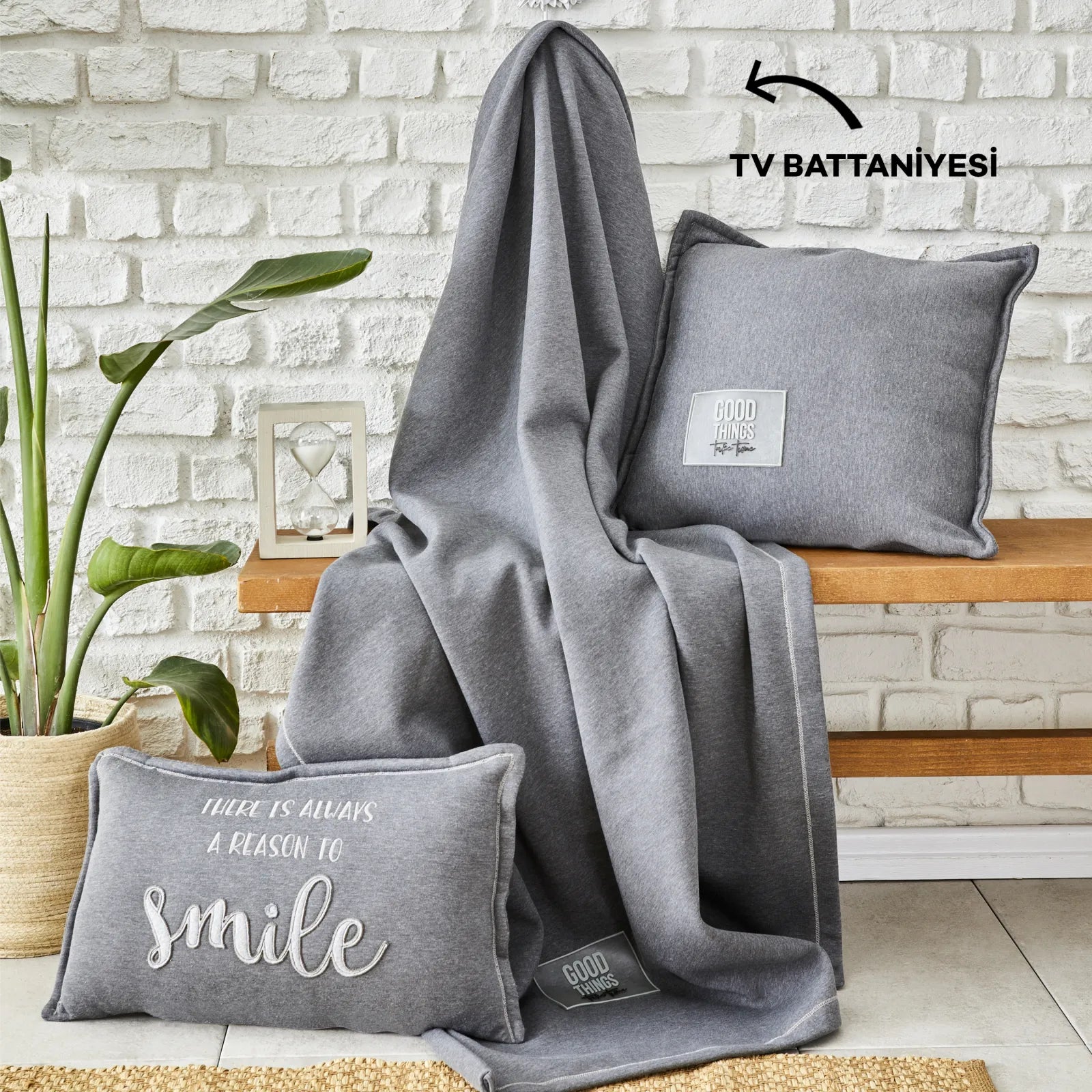 Karaca Home Softy Comfort Tv Blanket Gray 130X170Cm 200.19.01.0396 - Blankets - ebarza Furniture UAE | Shop Modern Furniture in Abu Dhabi & Dubai - مفروشات ايبازرا في الامارات | تسوق اثاث عصري وديكورات مميزة في دبي وابوظبي