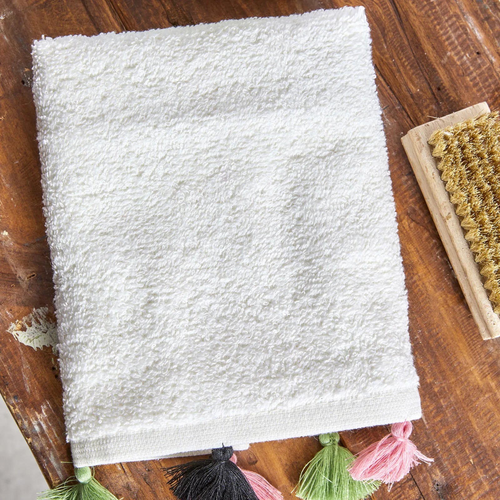 Karaca Home Watermelon Tasseled Towel 30X50 Cm 200.19.01.0309 - Towels - ebarza Furniture UAE | Shop Modern Furniture in Abu Dhabi & Dubai - مفروشات ايبازرا في الامارات | تسوق اثاث عصري وديكورات مميزة في دبي وابوظبي