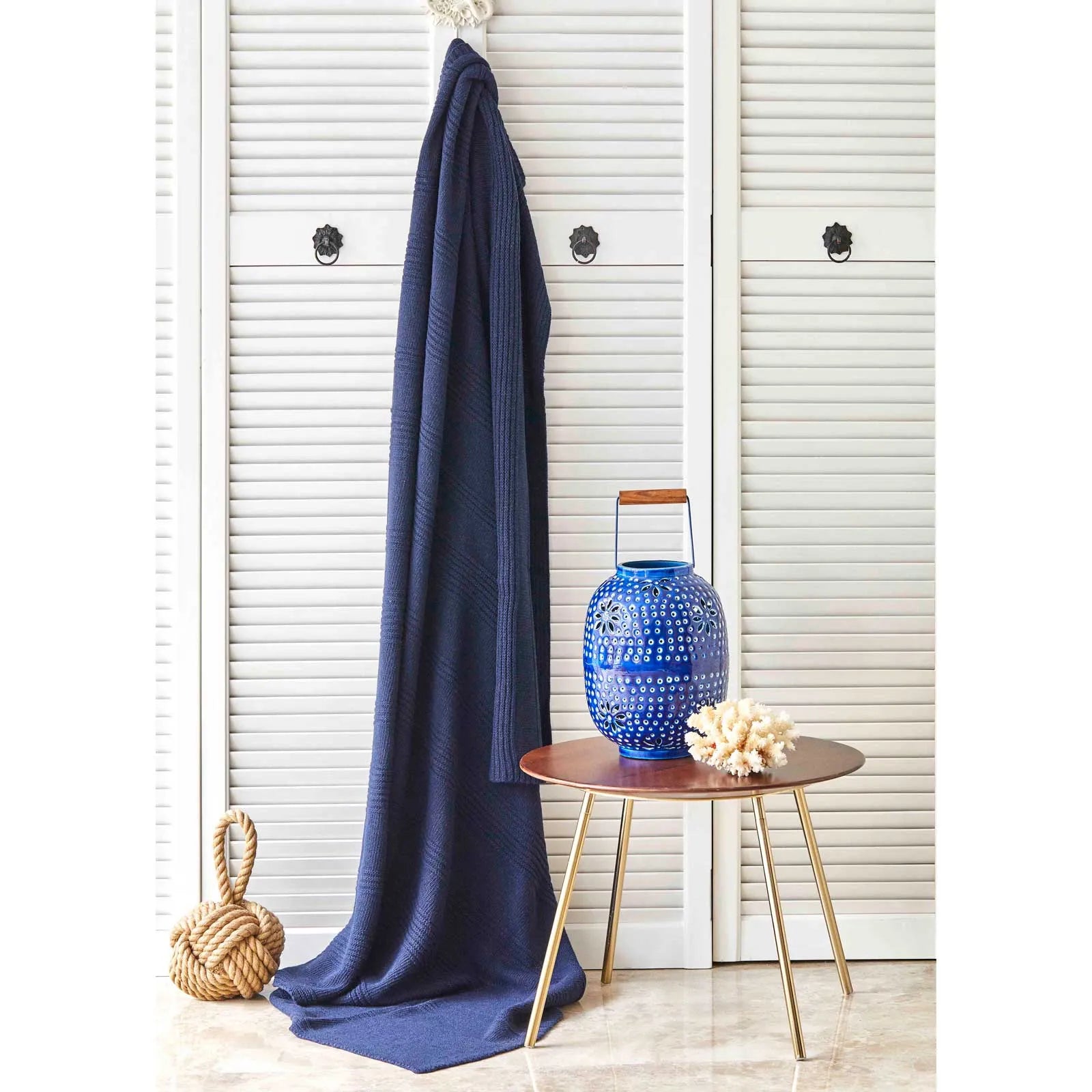 Karaca Nautica Home Spello Knitwear Navy Blue Throw 180.01.01.0065 - Blankets - ebarza Furniture UAE | Shop Modern Furniture in Abu Dhabi & Dubai - مفروشات ايبازرا في الامارات | تسوق اثاث عصري وديكورات مميزة في دبي وابوظبي