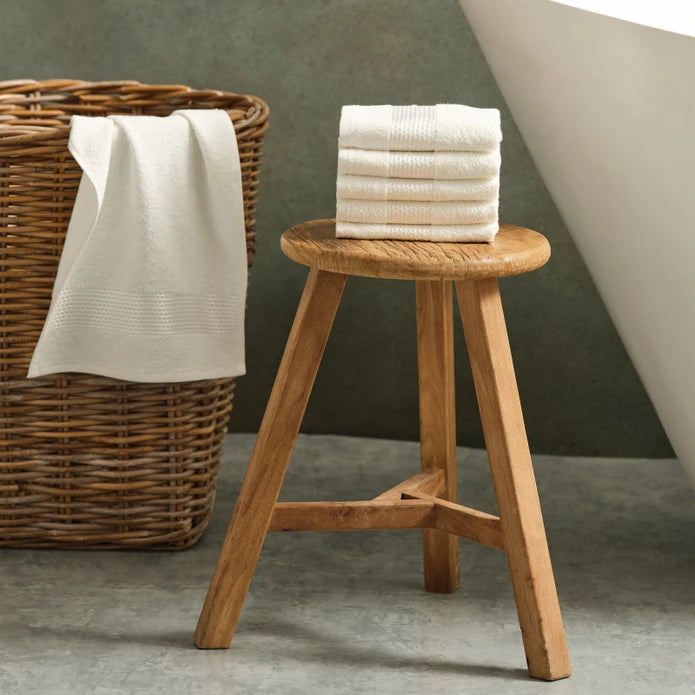 KH HONEY OFF WHITE 6’LI HAVLU SET 30X50 cm 200.21.01.0740 - Towels - ebarza Furniture UAE | Shop Modern Furniture in Abu Dhabi & Dubai - مفروشات ايبازرا في الامارات | تسوق اثاث عصري وديكورات مميزة في دبي وابوظبي