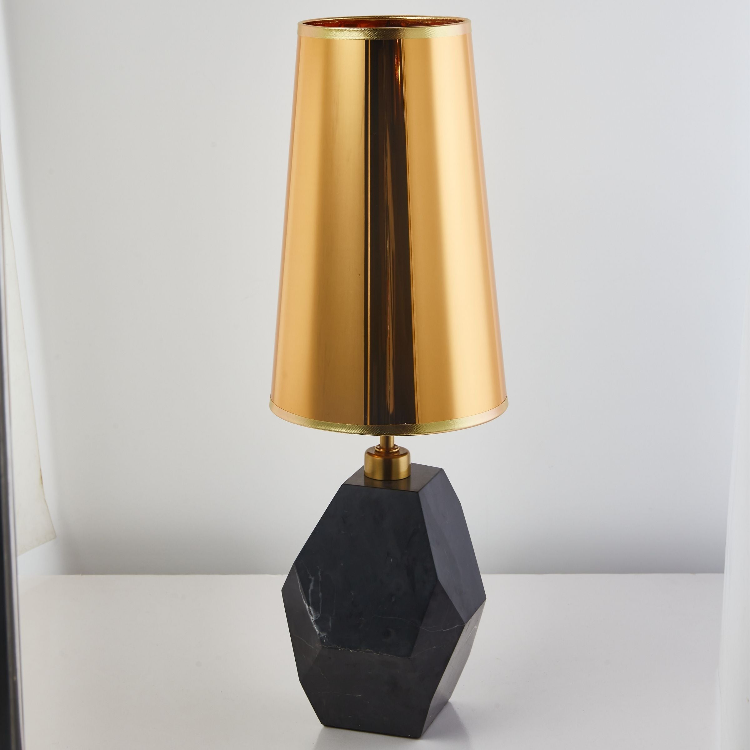 Soul Black Marble Table Lamp CY-LTD-1023-B - Desk\table Lamps - ebarza Furniture UAE | Shop Modern Furniture in Abu Dhabi & Dubai - مفروشات ايبازرا في الامارات | تسوق اثاث عصري وديكورات مميزة في دبي وابوظبي