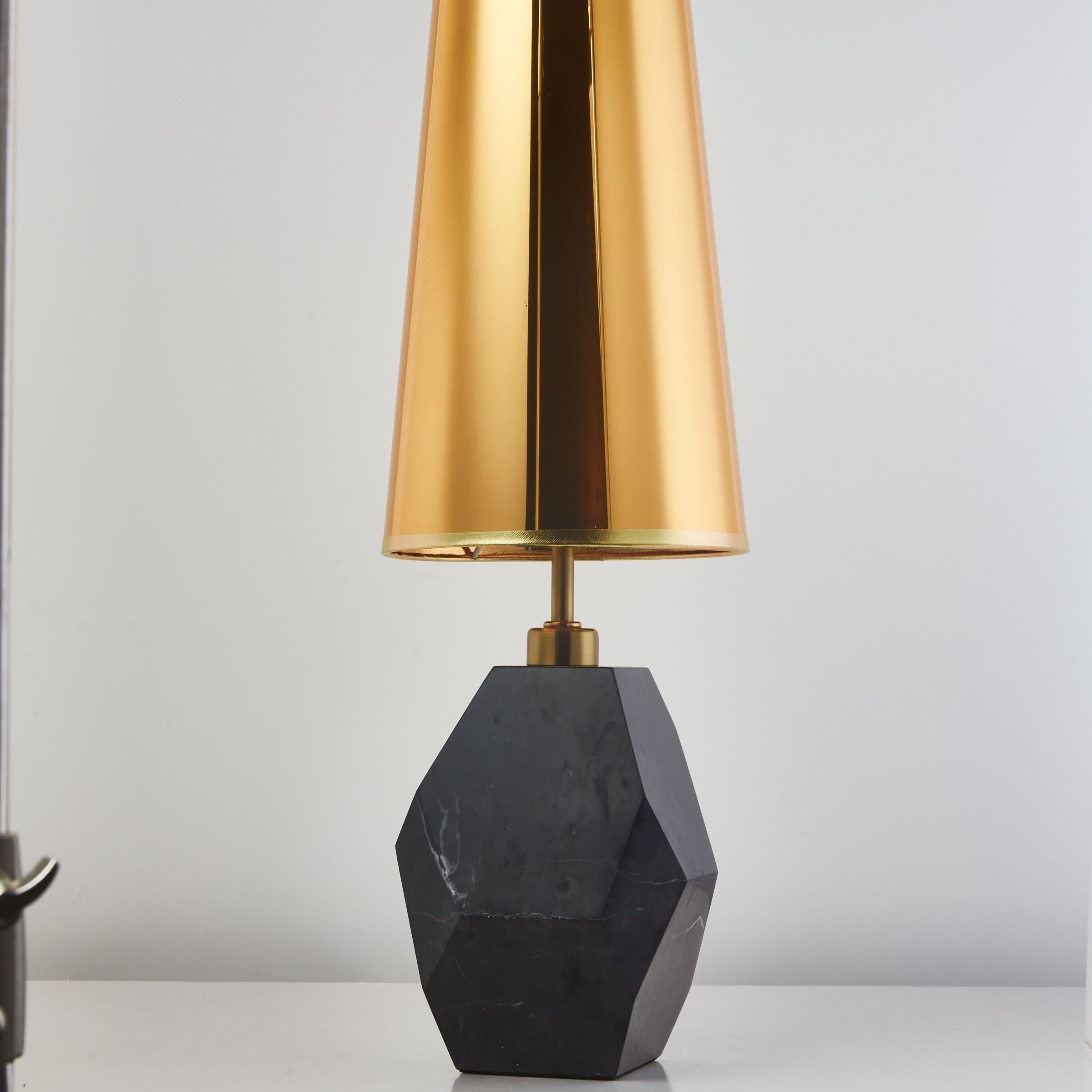 Soul Black Marble Table Lamp CY-LTD-1023-B - Desk\table Lamps - ebarza Furniture UAE | Shop Modern Furniture in Abu Dhabi & Dubai - مفروشات ايبازرا في الامارات | تسوق اثاث عصري وديكورات مميزة في دبي وابوظبي