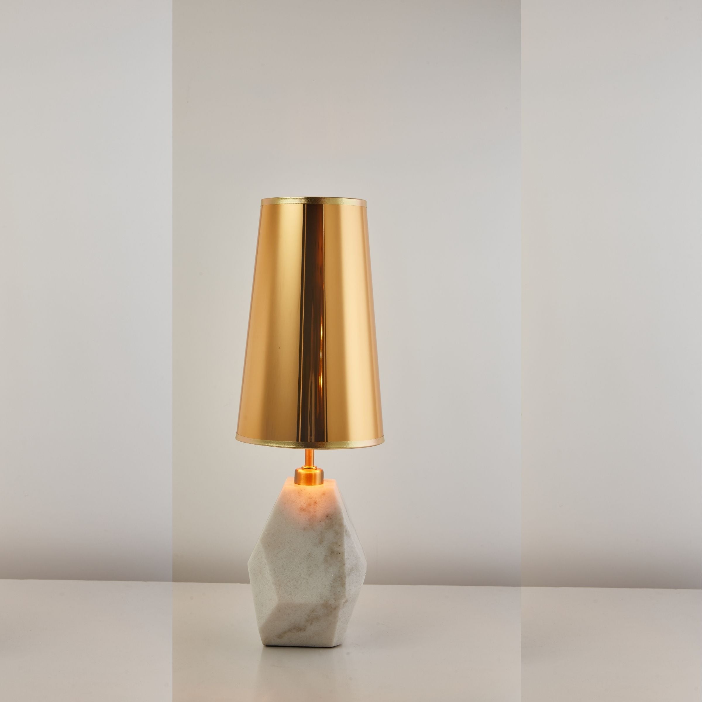 Soul White Marble Table Lamp CY-LTD-1023-W - Desk\table Lamps - ebarza Furniture UAE | Shop Modern Furniture in Abu Dhabi & Dubai - مفروشات ايبازرا في الامارات | تسوق اثاث عصري وديكورات مميزة في دبي وابوظبي