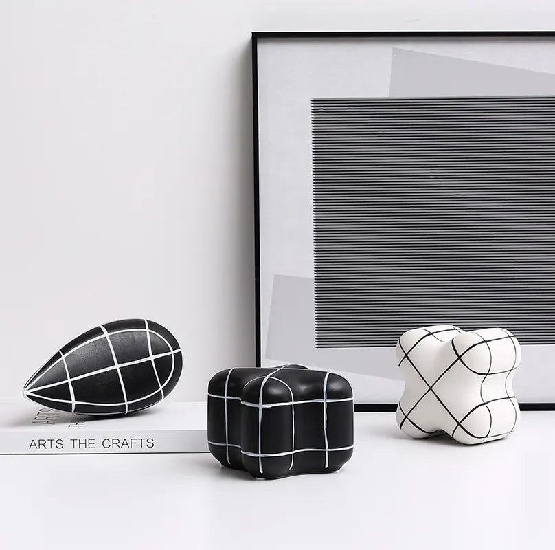 White Line Square Ornament-B Fa-D21097B - Home Decor Figurines - ebarza Furniture UAE | Shop Modern Furniture in Abu Dhabi & Dubai - مفروشات ايبازرا في الامارات | تسوق اثاث عصري وديكورات مميزة في دبي وابوظبي