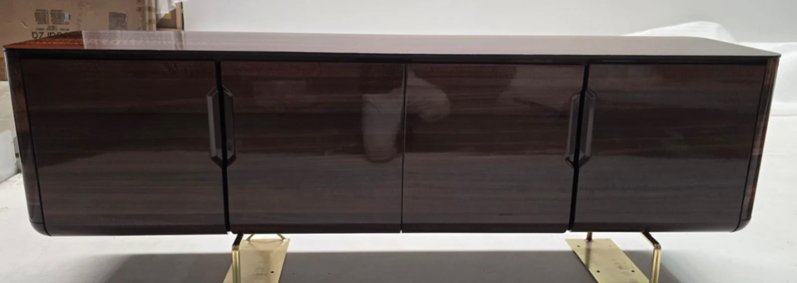 Display Item - Arpage Sideboard Arpage-ConsDisplayYAS
