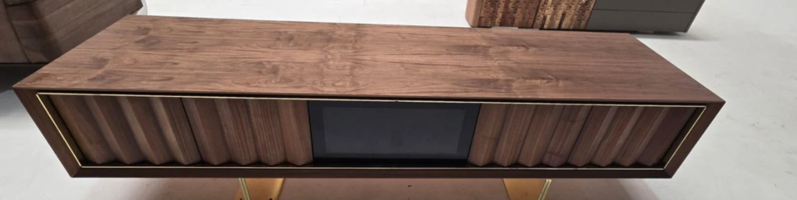As Is - Ginda Tv Unit Ginda001