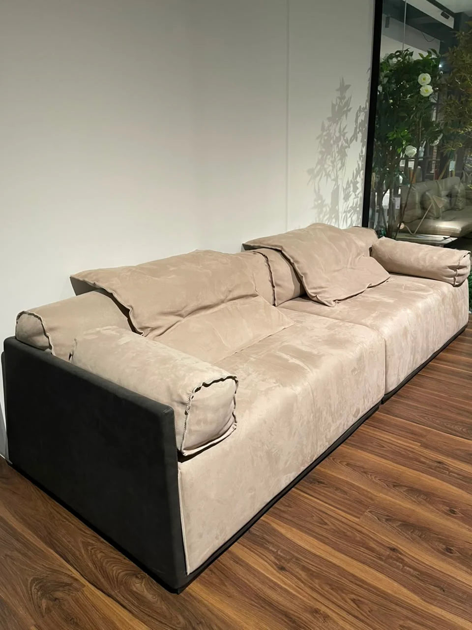 Display item - Motoo 4 Seater Sofa Sf066-4 - Yas