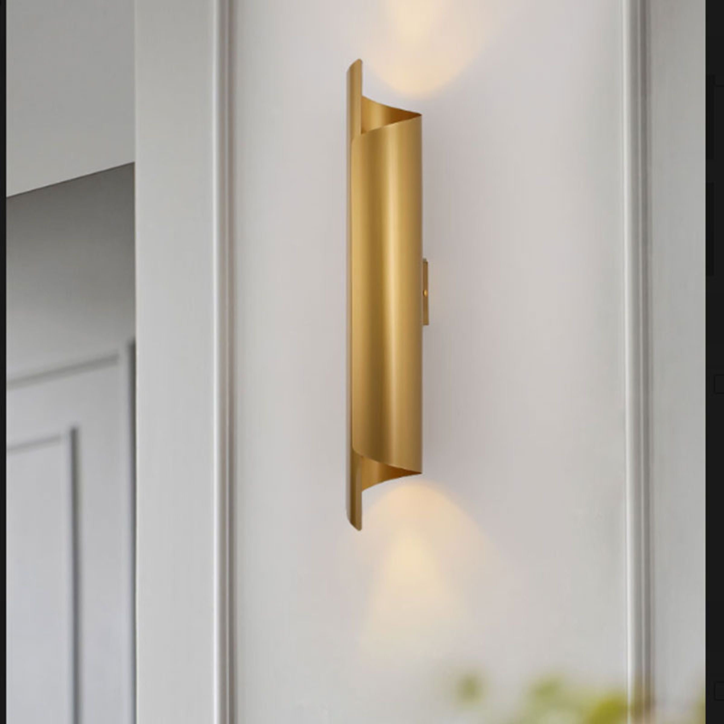 The Golden Roll Wall Lamp CY-BD-1025 -  Wall Lamps | مصباح حائط - ebarza Furniture UAE | Shop Modern Furniture in Abu Dhabi & Dubai - مفروشات ايبازرا في الامارات | تسوق اثاث عصري وديكورات مميزة في دبي وابوظبي