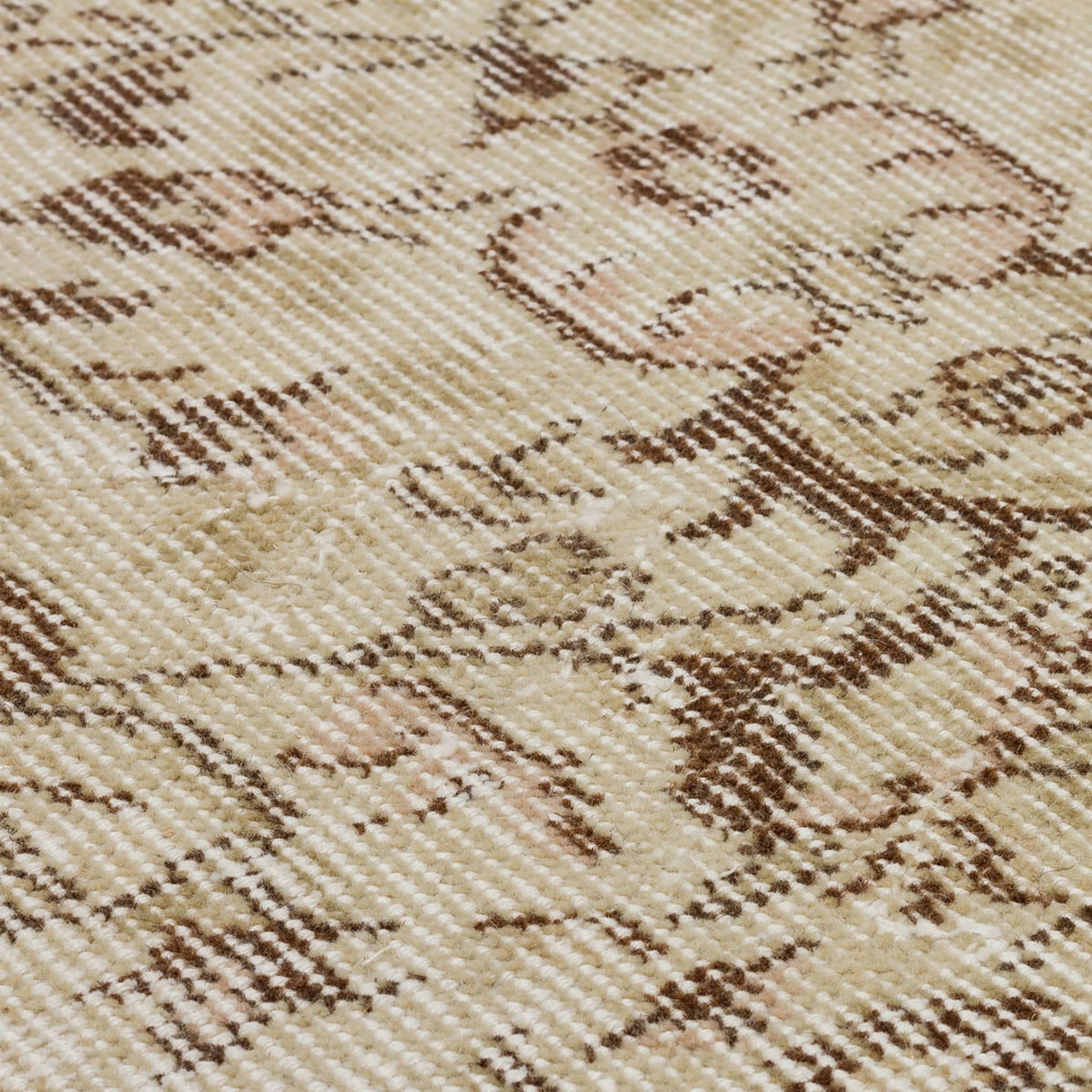 165 X 276 Anatolian Hand  Knotted Carpet Vintage Style 7073 -  Rugs | 165 × 276 سجادة أناضولية معقودة يدويًا على الطراز العتيق - ebarza Furniture UAE | Shop Modern Furniture in Abu Dhabi & Dubai - مفروشات ايبازرا في الامارات | تسوق اثاث عصري وديكورات مميزة في دبي وابوظبي