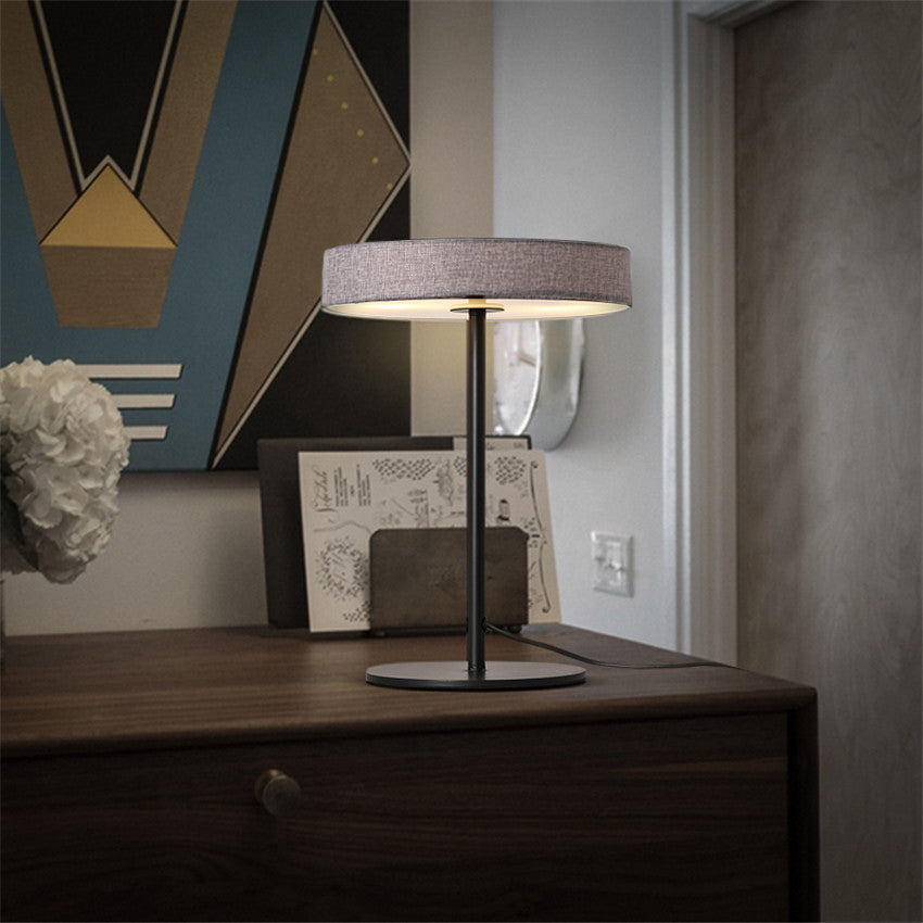   مصباح طاولة مصنوع من نسيج الألومنيوم بإضاءة LED على شكل هلال  Crescent-TL-dim