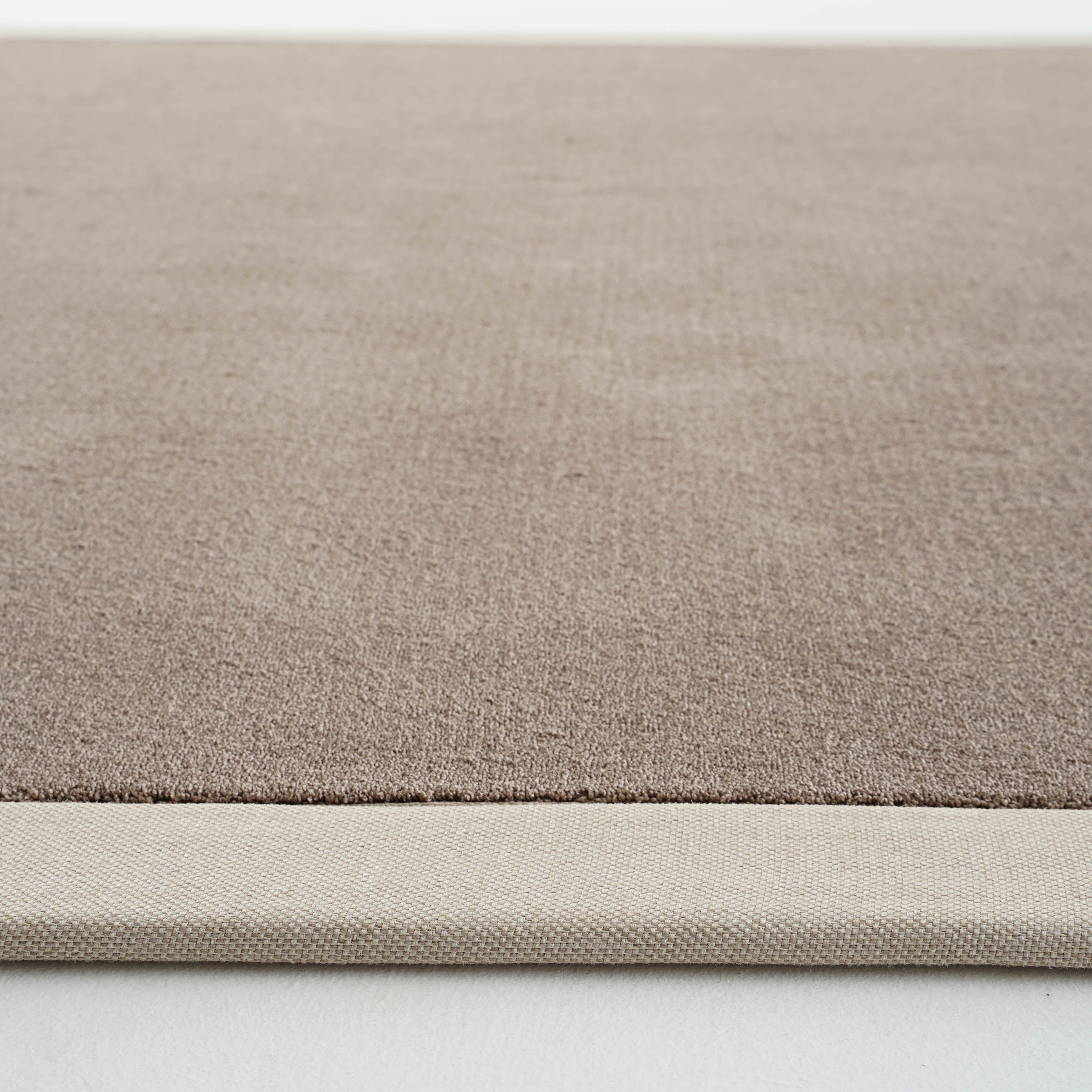 300x80 cm Bounty 92 Monterey rug by COOL HALI, showcasing a modern geometric design in neutral tones.