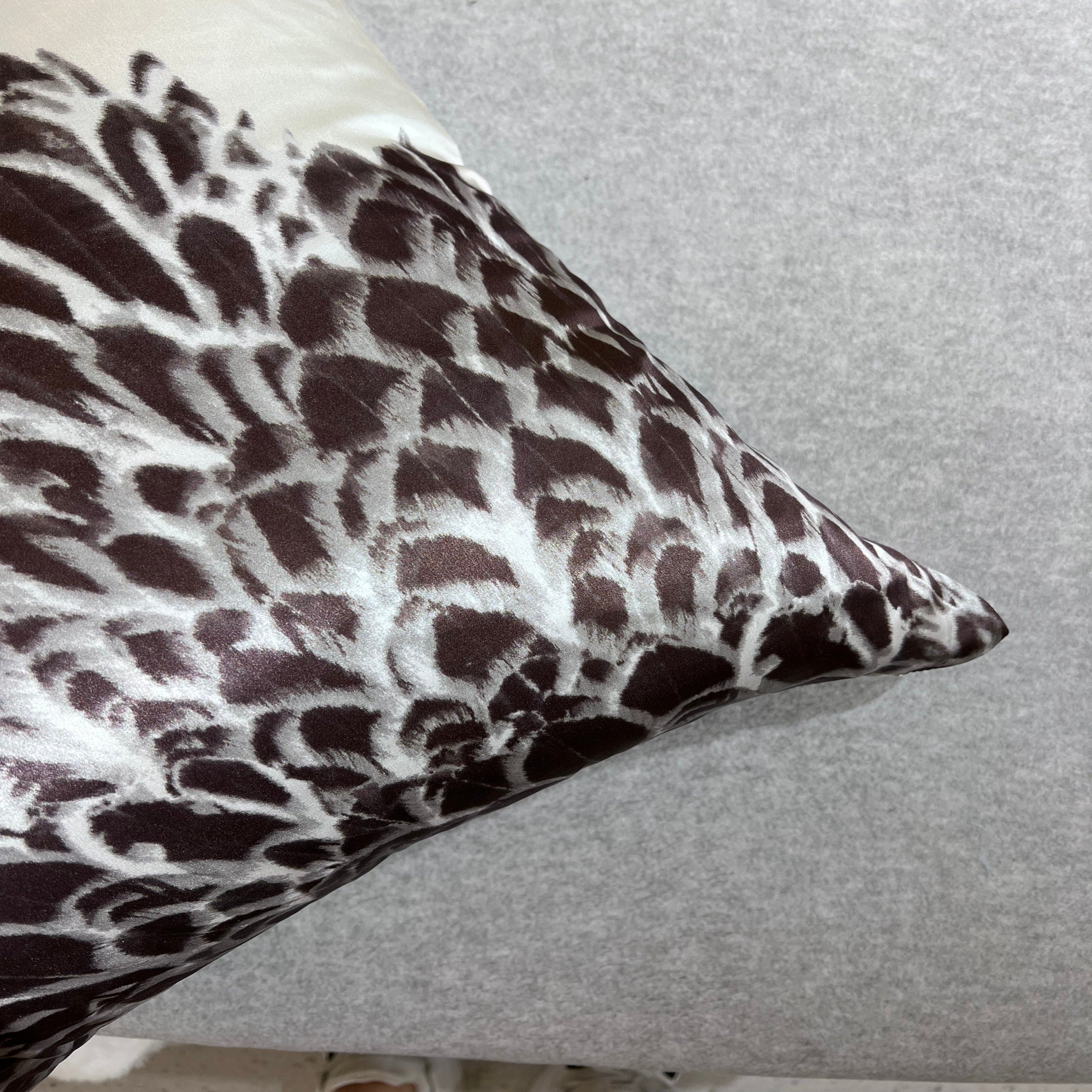 BEACON Fidel printing cushion, 45x45 inches, decorative cushion with colorful geometric pattern for sofa or bed decor.
