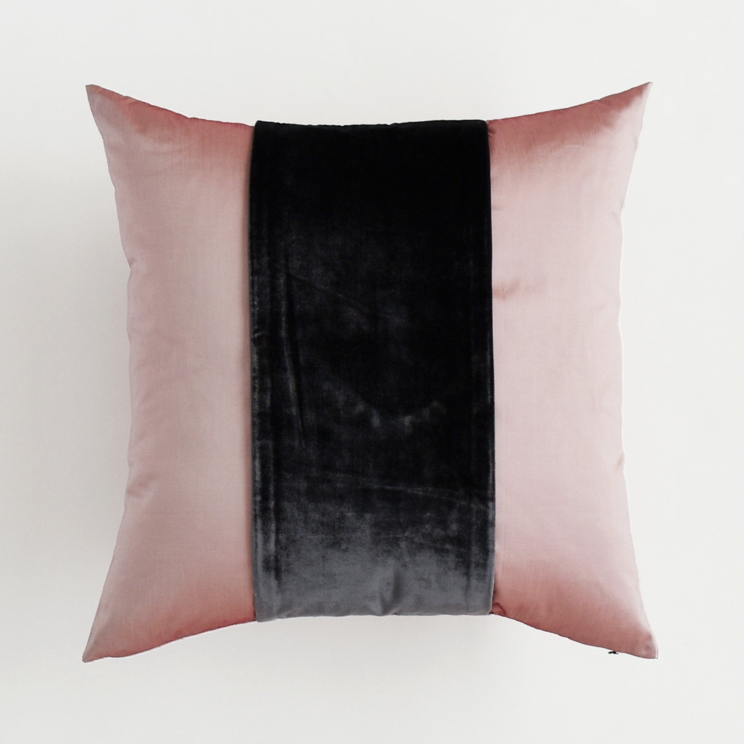 BEACON Fidel Silk Cushion 45x45 cm, elegant decorative cushion with smooth silk fabric, ECC107 model.