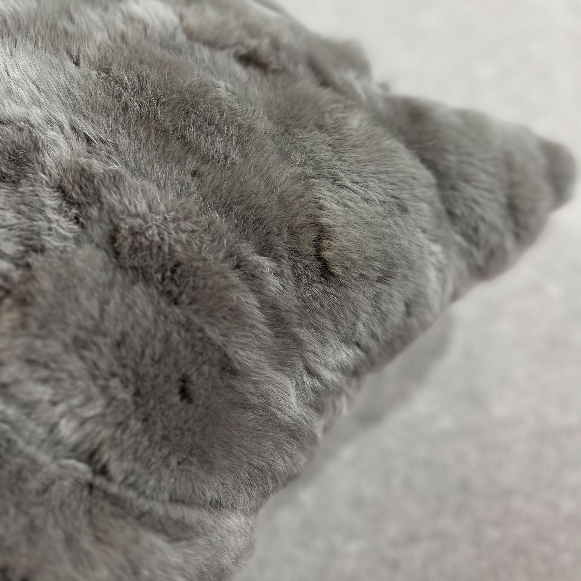 BEACON Odom Rex rabbit hair cushion, 45x45 cm, soft plush cushion with luxurious rabbit hair for cozy comfort.