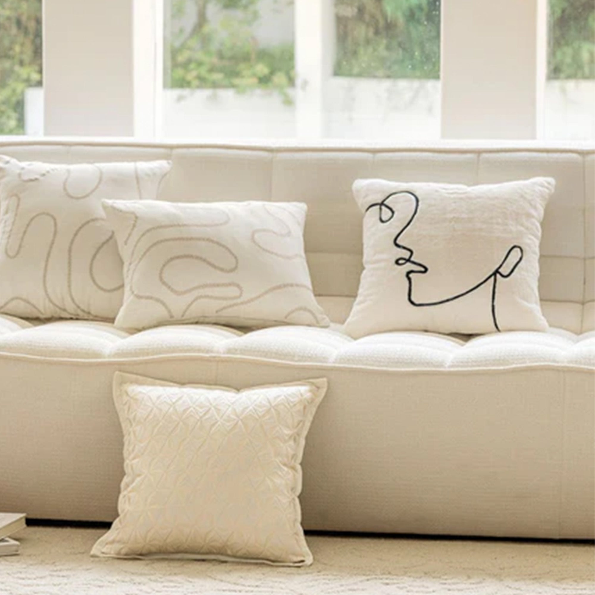 BEACON 45x45 Masu Cushion KD2298 with geometric pattern, soft fabric and plush filling for comfortable home decor.
