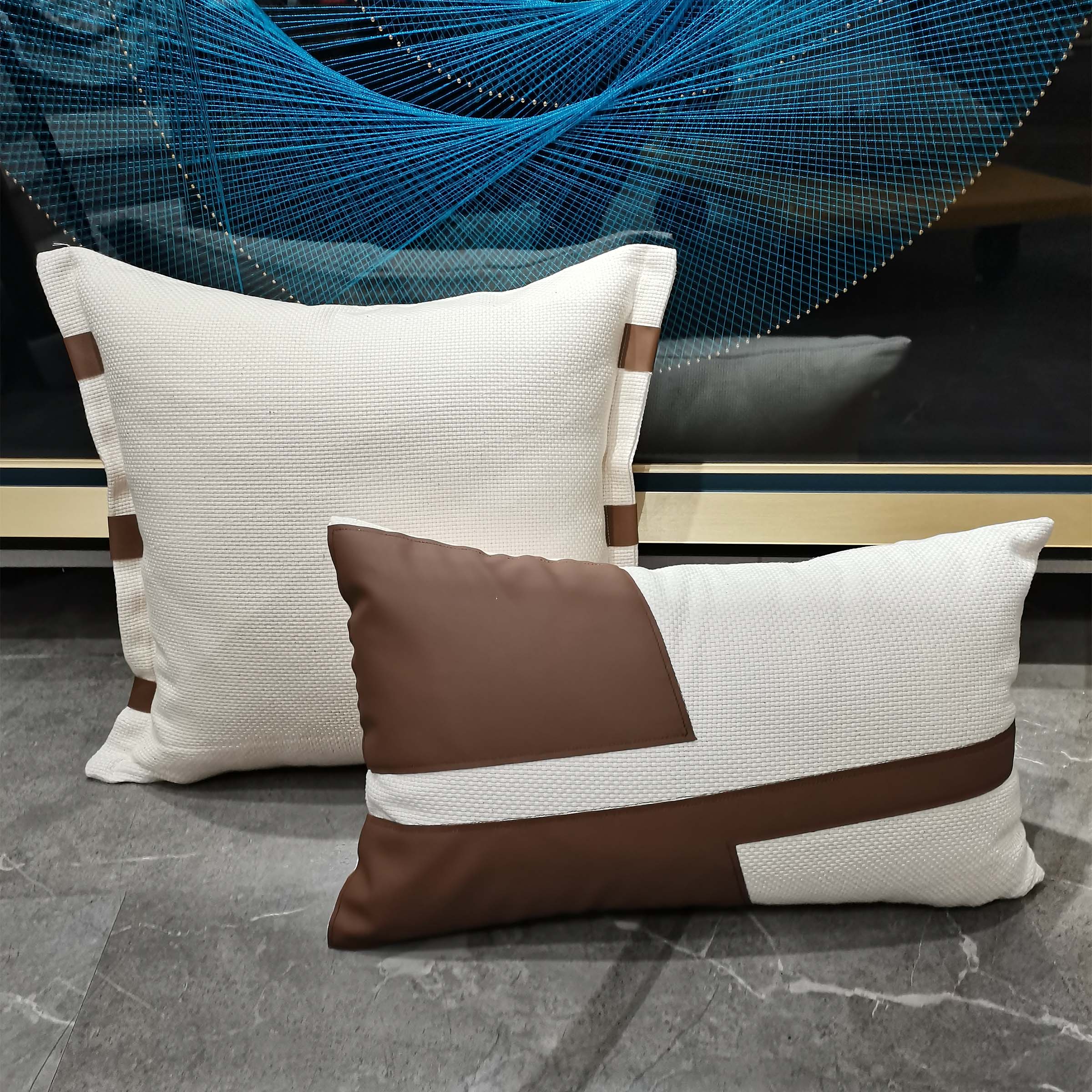 45x45 cm White Edge Leather Cushion KD2352-White/Brown -  Cushions | وسادة جلدية بحافة بنية مقاس 45 × 45 سم - ebarza Furniture UAE | Shop Modern Furniture in Abu Dhabi & Dubai - مفروشات ايبازرا في الامارات | تسوق اثاث عصري وديكورات مميزة في دبي وابوظبي
