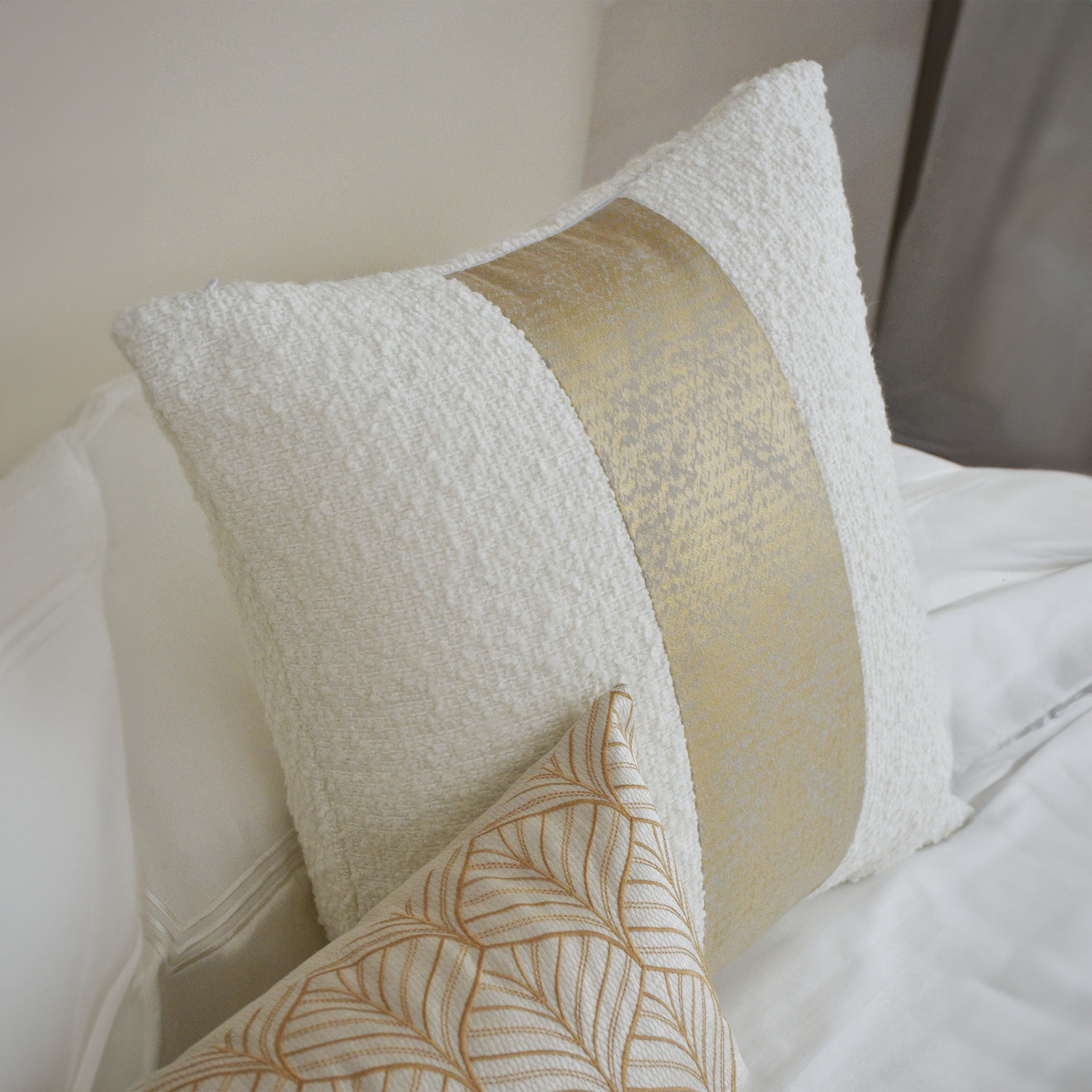 60*60  Branch Spliced Cushion - ECC070 -  Cushions - ebarza Furniture UAE | Shop Modern Furniture in Abu Dhabi & Dubai - مفروشات ايبازرا في الامارات | تسوق اثاث عصري وديكورات مميزة في دبي وابوظبي