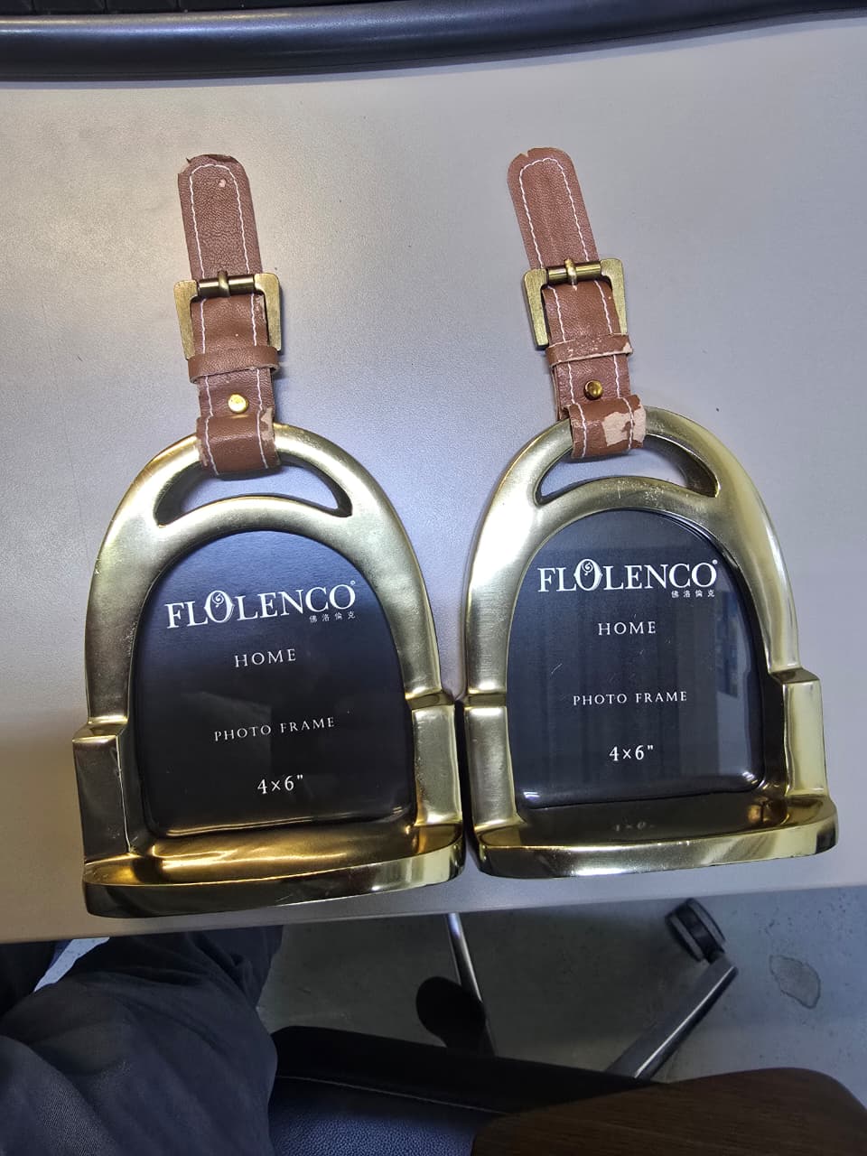 AS IS - Aluminum, Leather  Photo Frame Fl-Y676 -  DISPLAY ITEM - ebarza Furniture UAE | Shop Modern Furniture in Abu Dhabi & Dubai - مفروشات ايبازرا في الامارات | تسوق اثاث عصري وديكورات مميزة في دبي وابوظبي