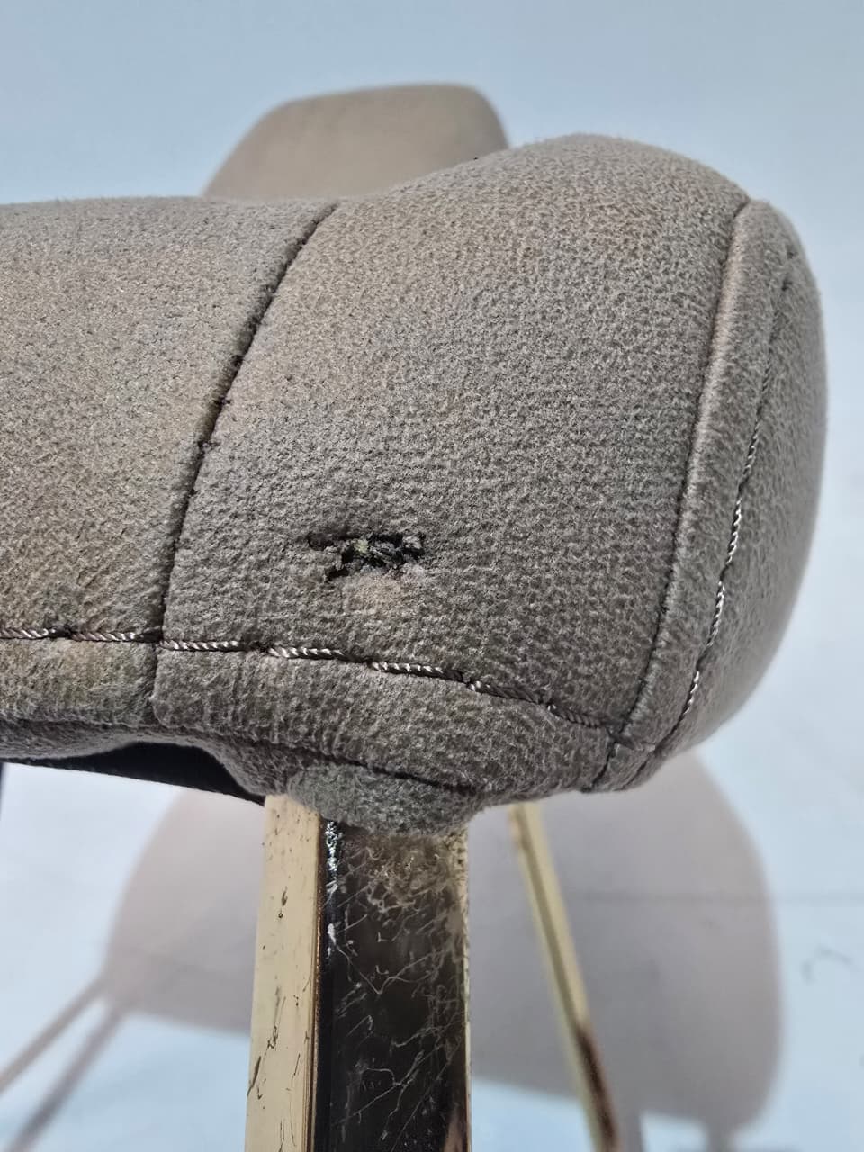 AS IS - Aura dining Chair Aura-Chair -  DISPLAY ITEM - ebarza Furniture UAE | Shop Modern Furniture in Abu Dhabi & Dubai - مفروشات ايبازرا في الامارات | تسوق اثاث عصري وديكورات مميزة في دبي وابوظبي