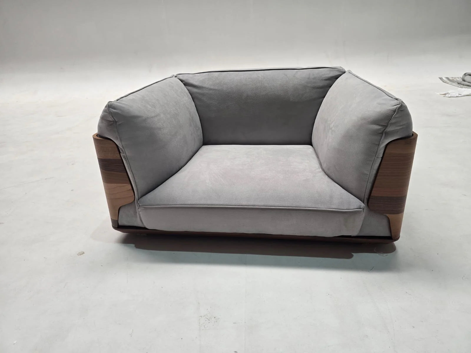 AS IS - Brooklyn Armchair Brooarmchair002