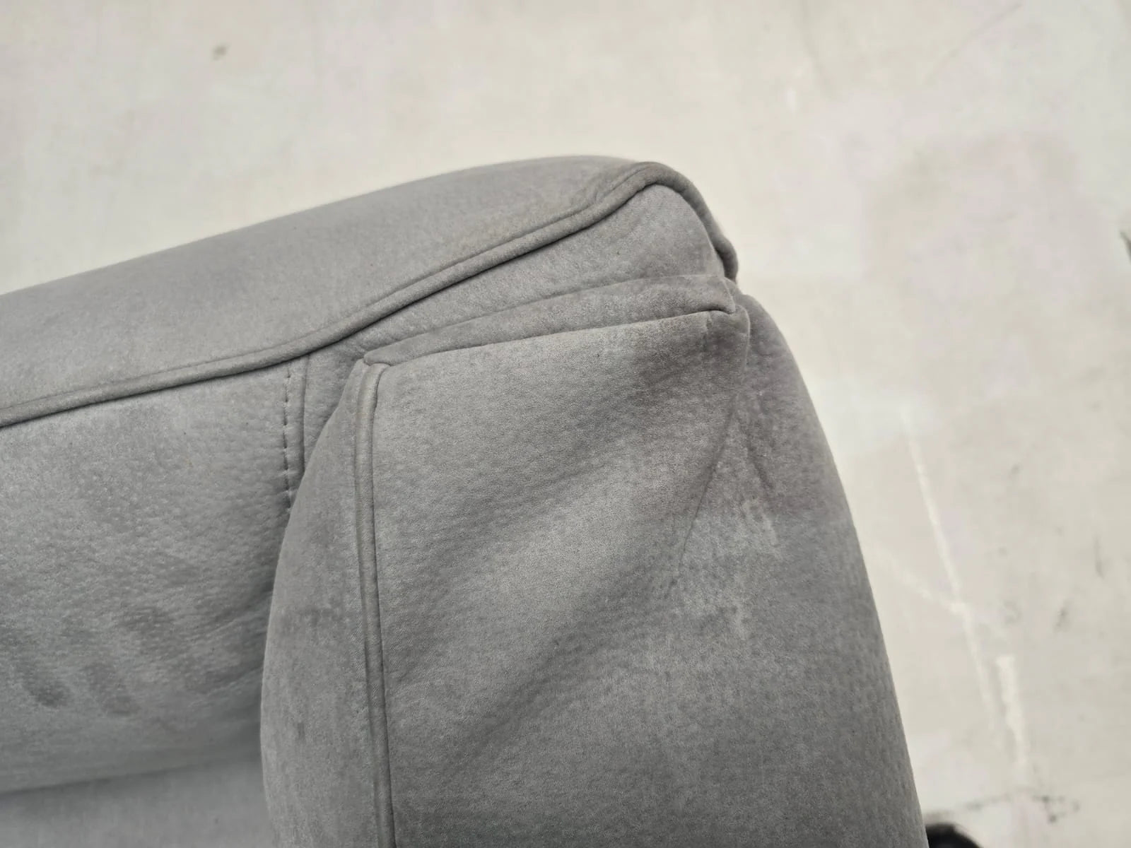 AS IS - Brooklyn Armchair Brooarmchair002