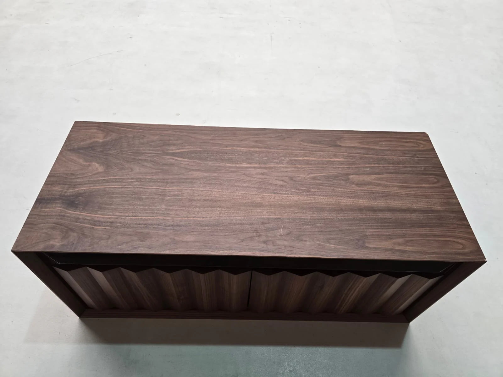 AS IS - Ginda Dresser Ginda001-Dresser