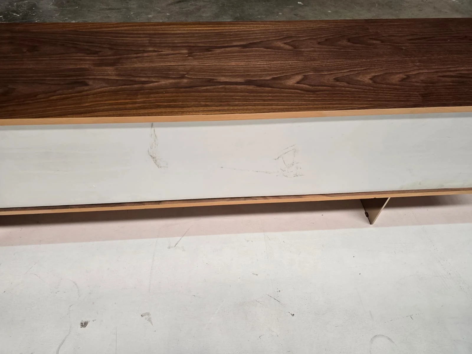AS IS - Heritage  Tv Unit  Heritage-Tv005