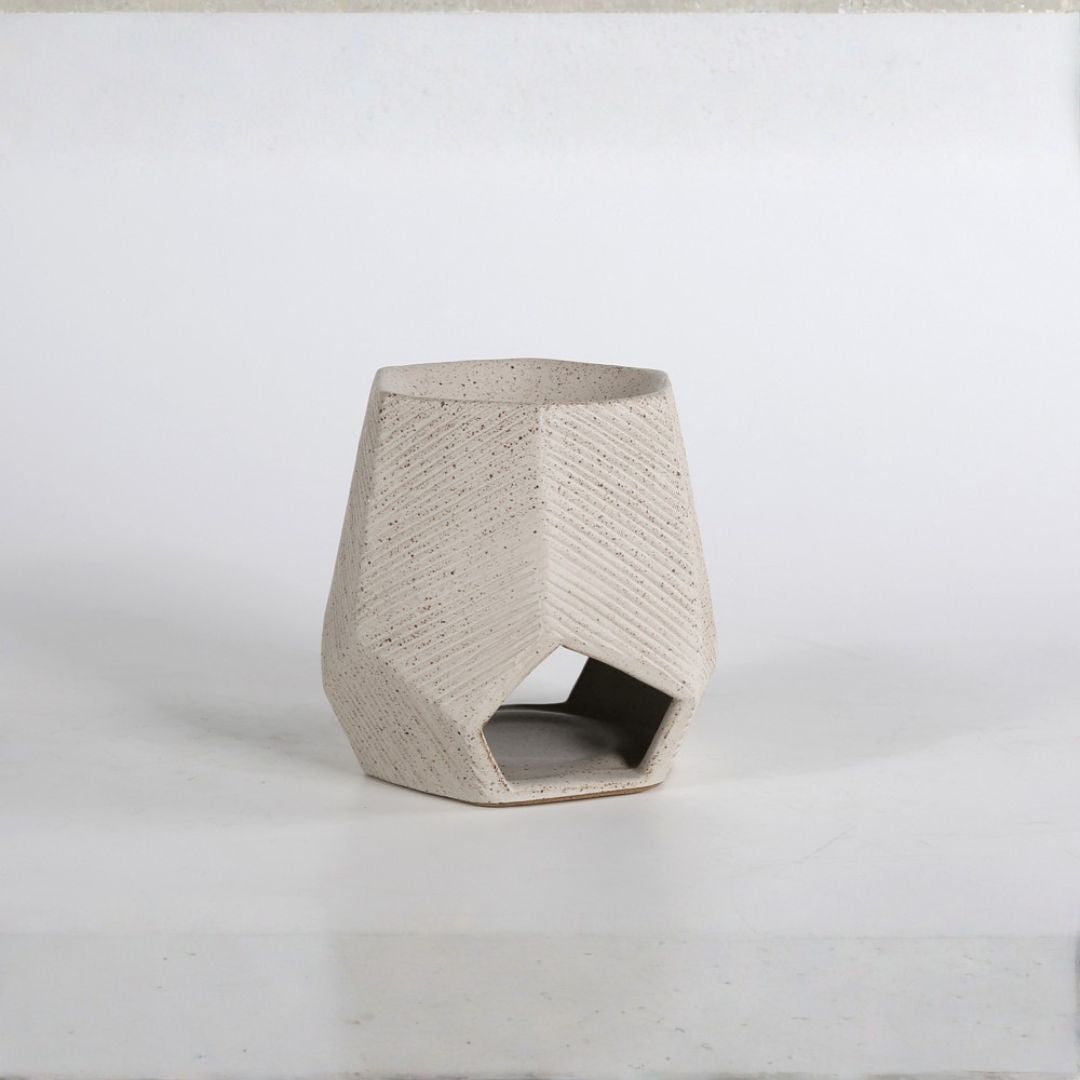 Pre-order 65 Days Delivery Hessian Off-White  Chizzled oil burner CB4368-14-R537 -  Oil Burners - ebarza Furniture UAE | Shop Modern Furniture in Abu Dhabi & Dubai - مفروشات ايبازرا في الامارات | تسوق اثاث عصري وديكورات مميزة في دبي وابوظبي