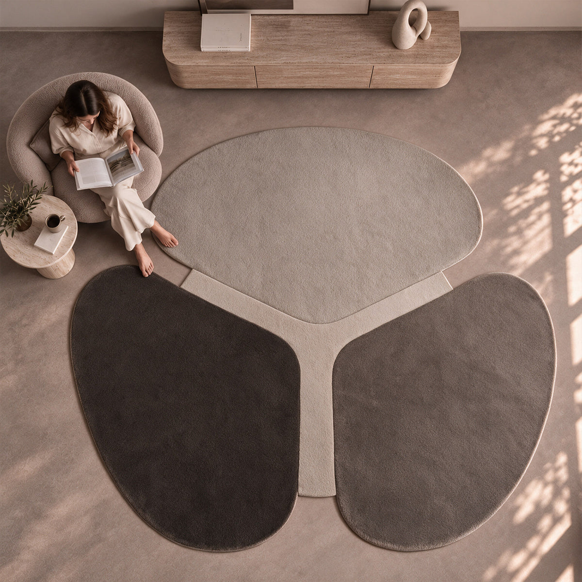 Handmade round rug by COOL HALI featuring a green clover design, measuring 300x270 cm, with intricate woven details.