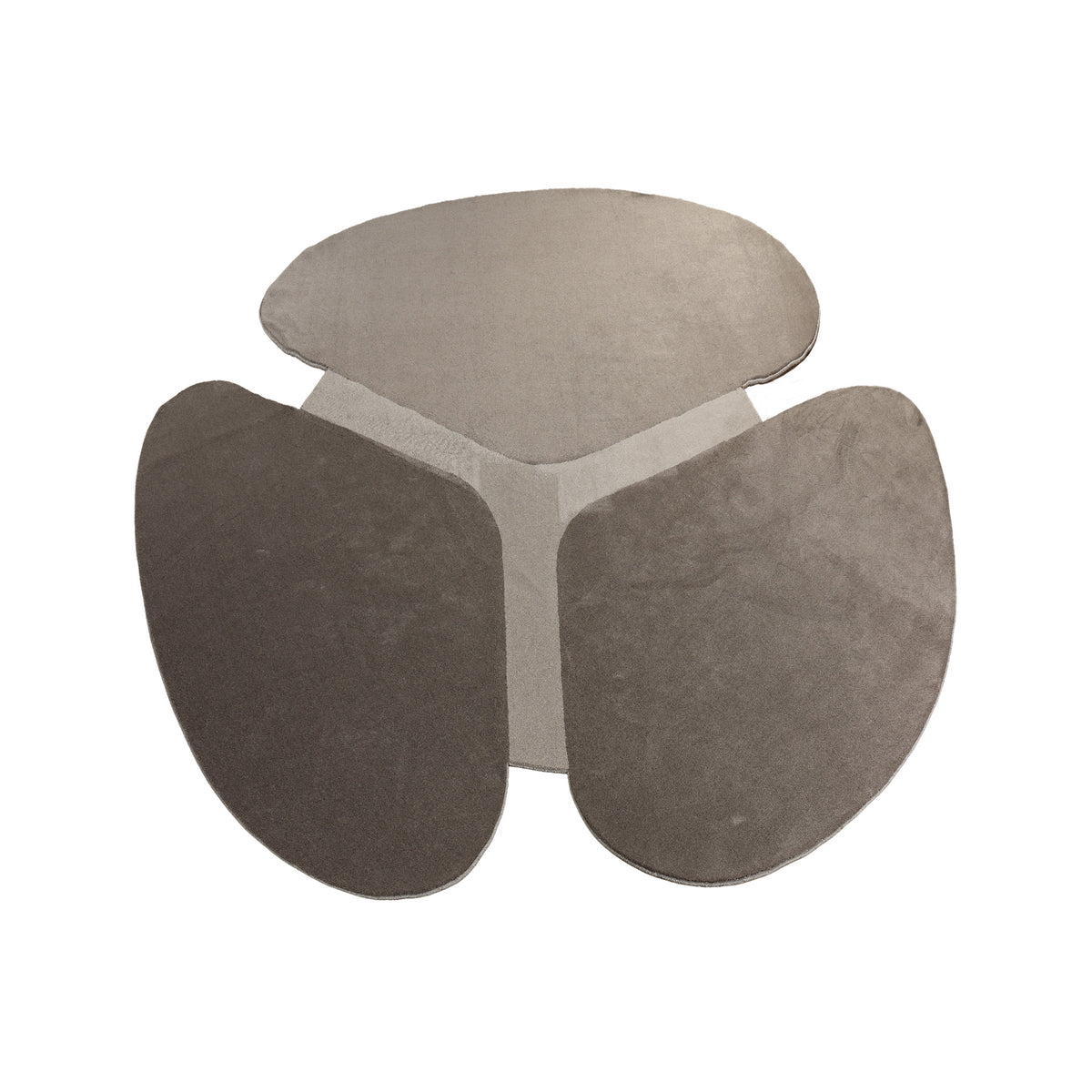 Handmade round rug with a green clover design from COOL HALI, measuring 300x270 cm, detailed pattern and soft texture.