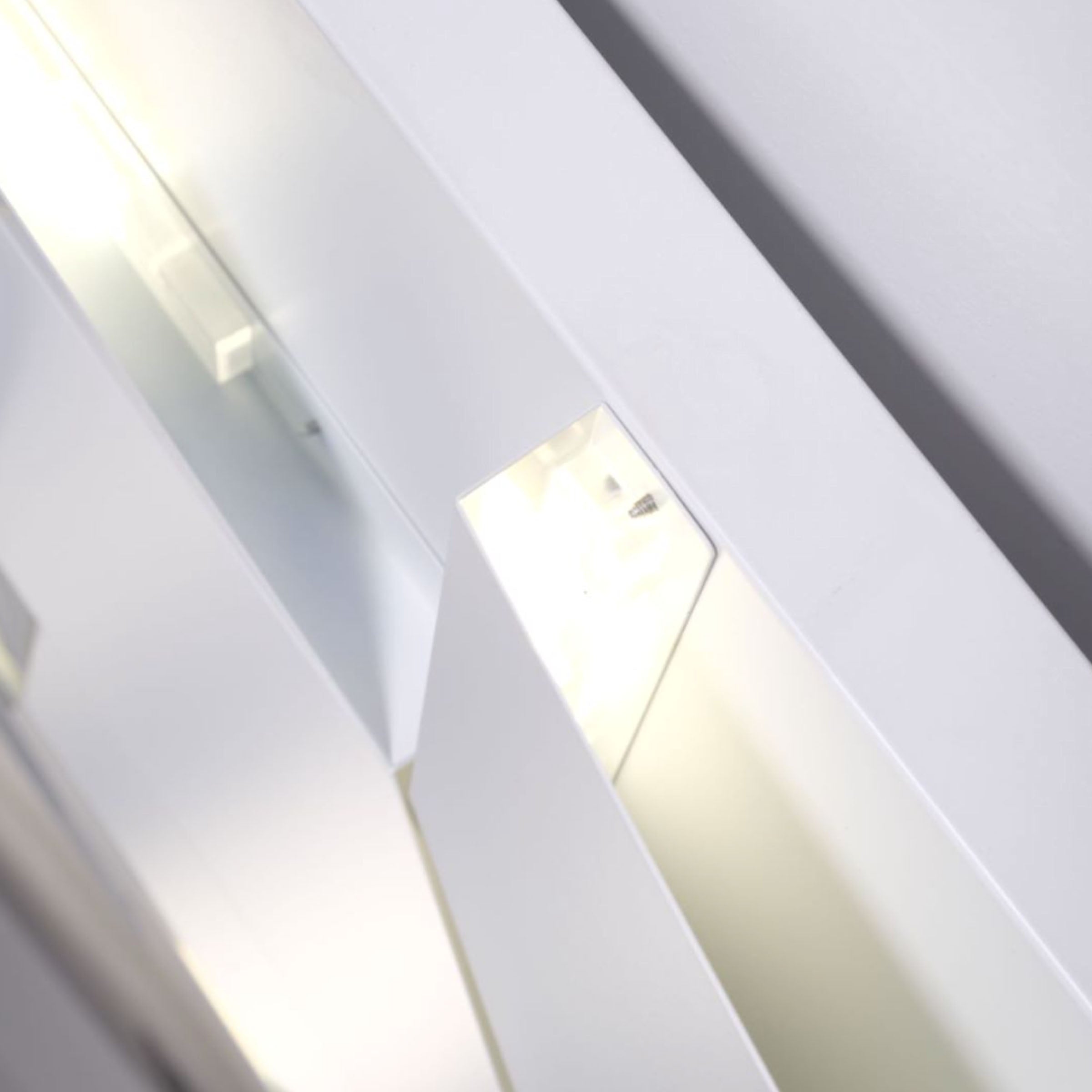 Origami Wall lamp CY-BD-1060 -  Wall Lamps | مصباح حائط اوريغامي - ebarza Furniture UAE | Shop Modern Furniture in Abu Dhabi & Dubai - مفروشات ايبازرا في الامارات | تسوق اثاث عصري وديكورات مميزة في دبي وابوظبي