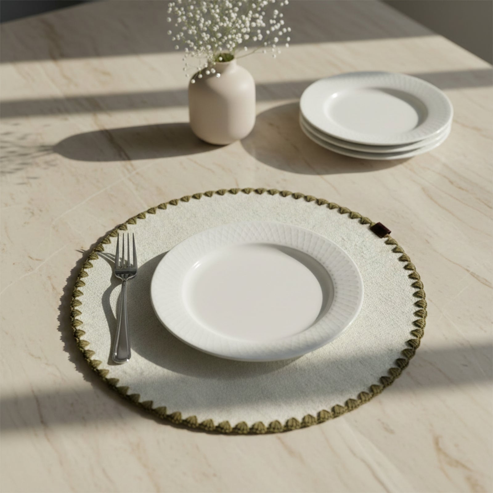 Dineva Placemat With Shelled Edge & Double Layers - KXMT-2379/Brown -  Placemats - ebarza Furniture UAE | Shop Modern Furniture in Abu Dhabi & Dubai - مفروشات ايبازرا في الامارات | تسوق اثاث عصري وديكورات مميزة في دبي وابوظبي