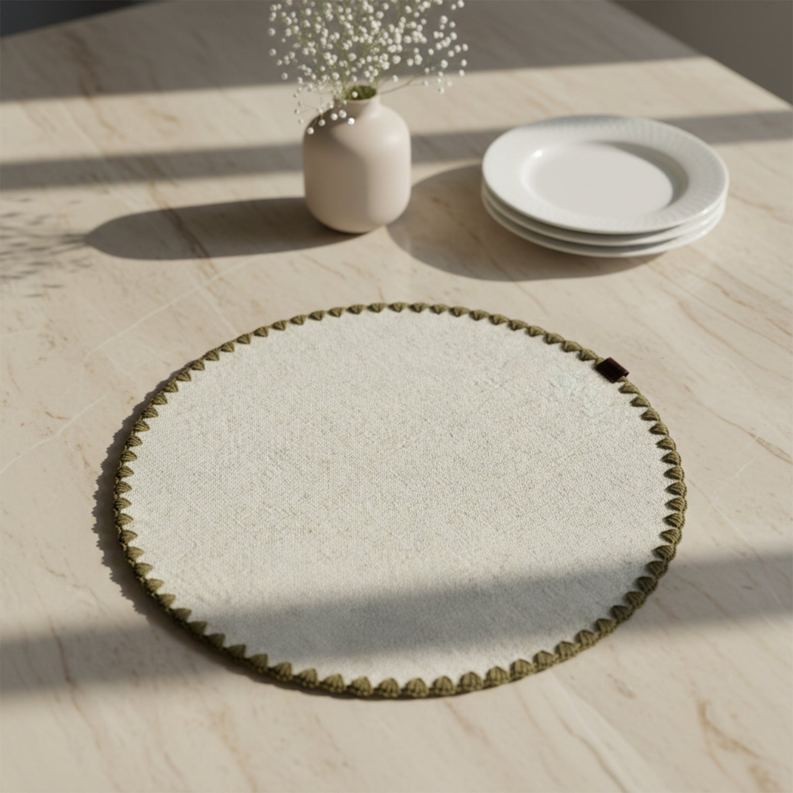 Dineva Placemat With Shelled Edge & Double Layers - KXMT-2379/Brown -  Placemats - ebarza Furniture UAE | Shop Modern Furniture in Abu Dhabi & Dubai - مفروشات ايبازرا في الامارات | تسوق اثاث عصري وديكورات مميزة في دبي وابوظبي