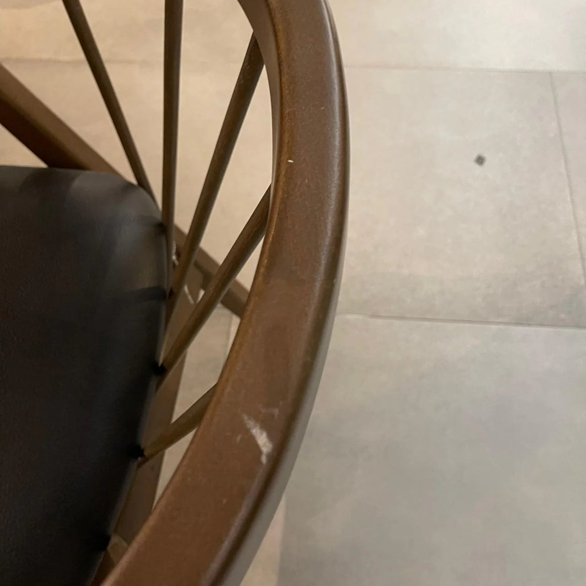 Display image of the Linz Craft Chair Mone-034 by SANCREA, showcasing its modern design and wooden frame.