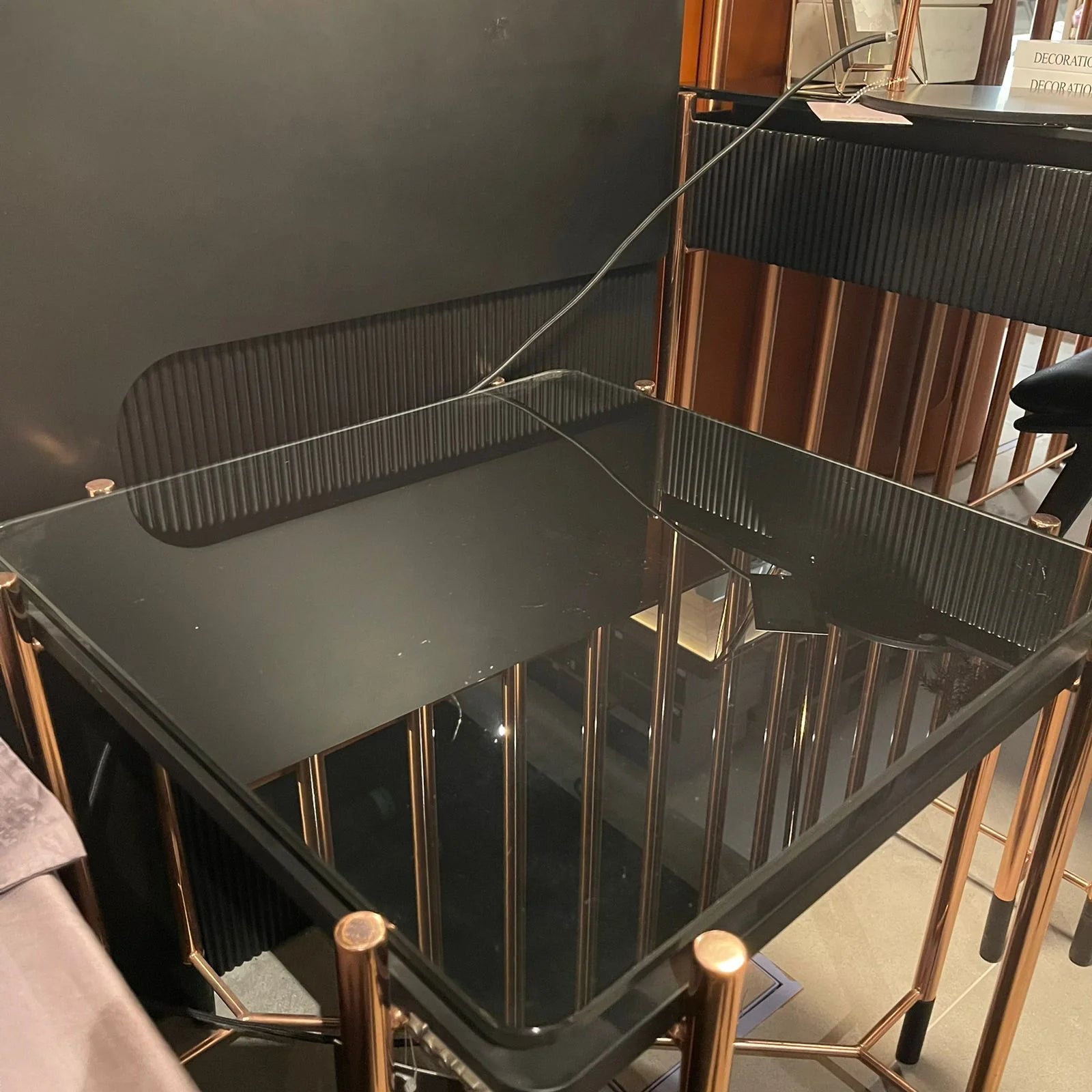 Display Item - Dali Side Table With Glass Top Dali-Side - YAS -  DISPLAY ITEM - ebarza Furniture UAE | Shop Modern Furniture in Abu Dhabi & Dubai - مفروشات ايبازرا في الامارات | تسوق اثاث عصري وديكورات مميزة في دبي وابوظبي