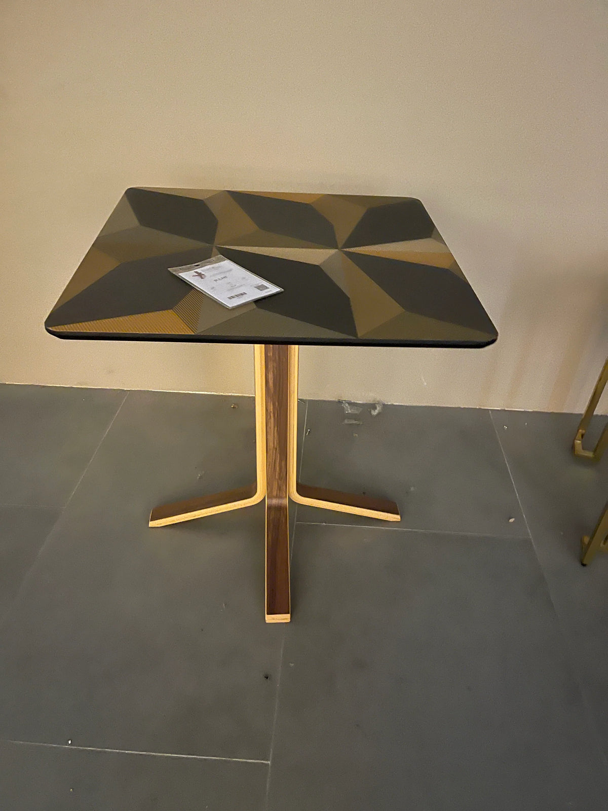 Display Item - Bistro Square Table Bistroleg+Squaretopbis001 -  Yas