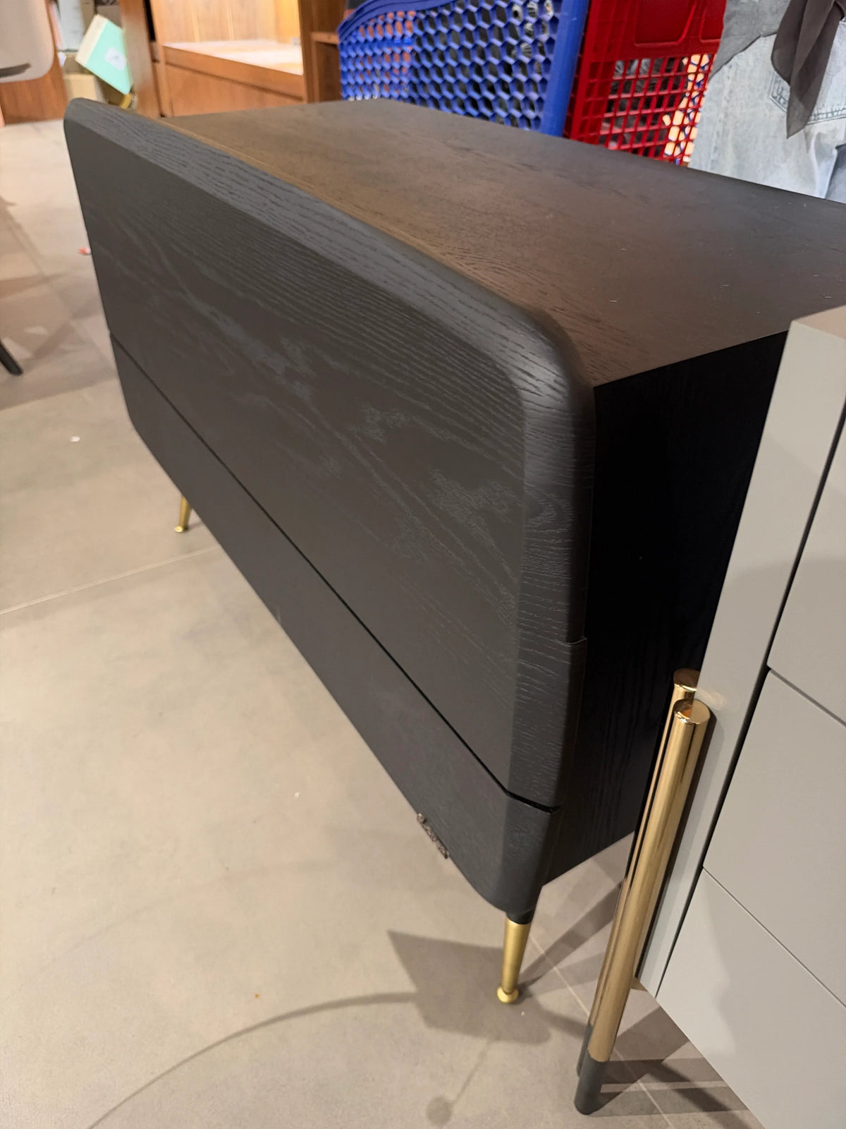 قطعة من المعرض - تسريحة باغ - Bug-Dresser - Yas