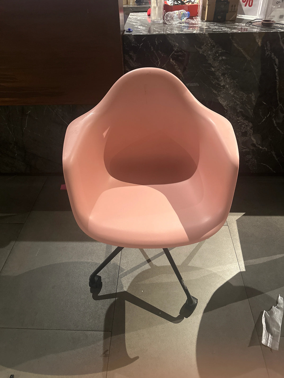 Display Item - Classic Chair Pc-125A+Seat - Yas