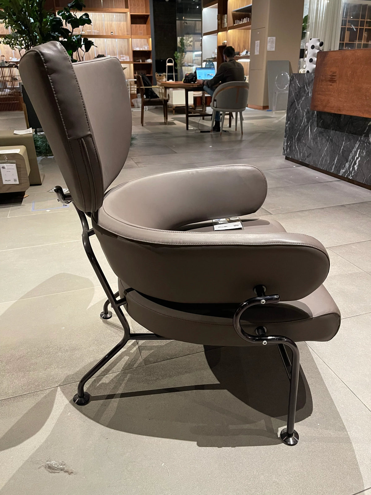 Display Item - Curvaceous Comfort Lounge Chair LC072 - Yas