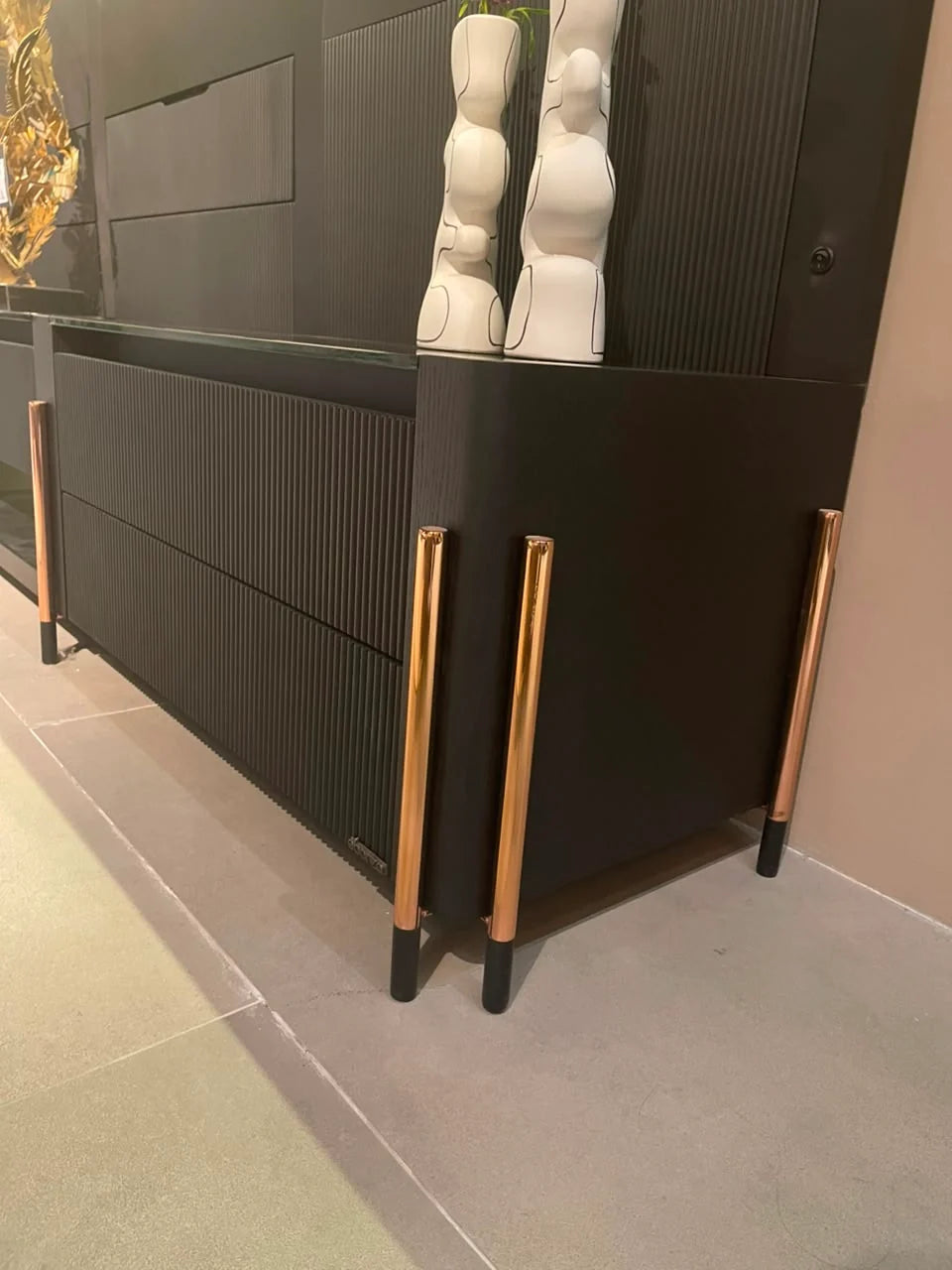 Display Item - Dali Wall Unit  Dali-Tv-YAS