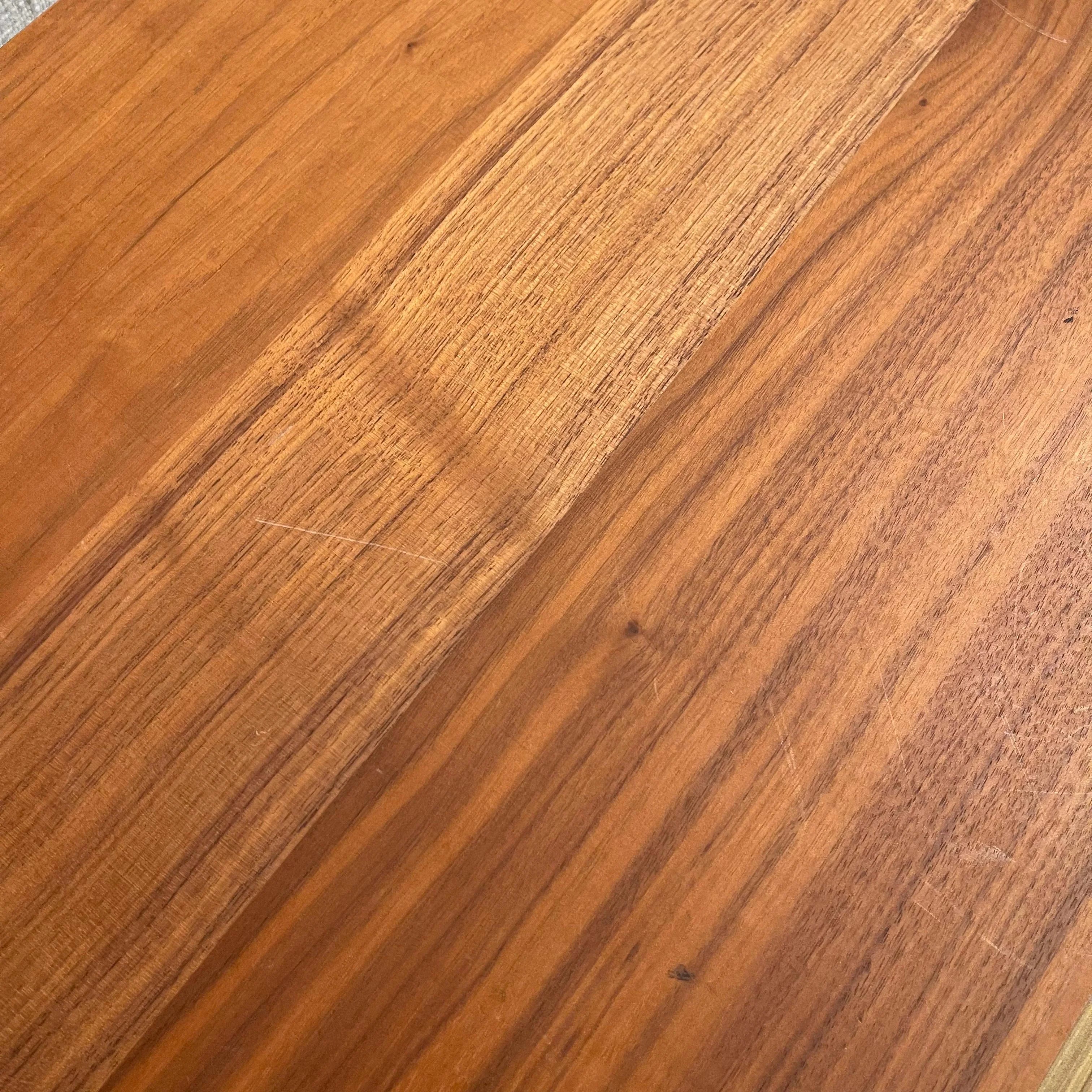 Display Item - Edessa Tv Unit Edsa-Tv - YAS -  DISPLAY ITEM - ebarza Furniture UAE | Shop Modern Furniture in Abu Dhabi & Dubai - مفروشات ايبازرا في الامارات | تسوق اثاث عصري وديكورات مميزة في دبي وابوظبي