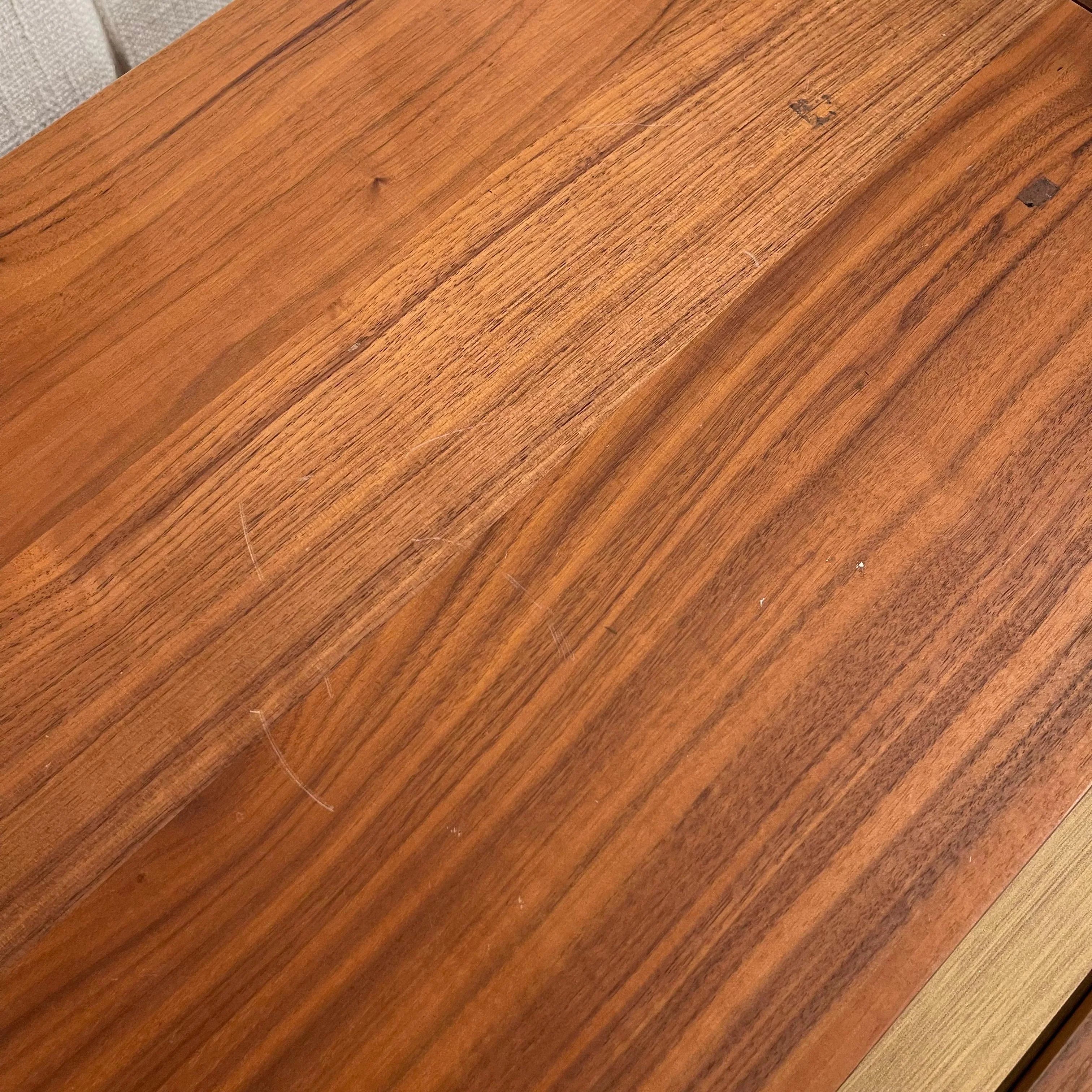 Display Item - Edessa Tv Unit Edsa-Tv - YAS -  DISPLAY ITEM - ebarza Furniture UAE | Shop Modern Furniture in Abu Dhabi & Dubai - مفروشات ايبازرا في الامارات | تسوق اثاث عصري وديكورات مميزة في دبي وابوظبي