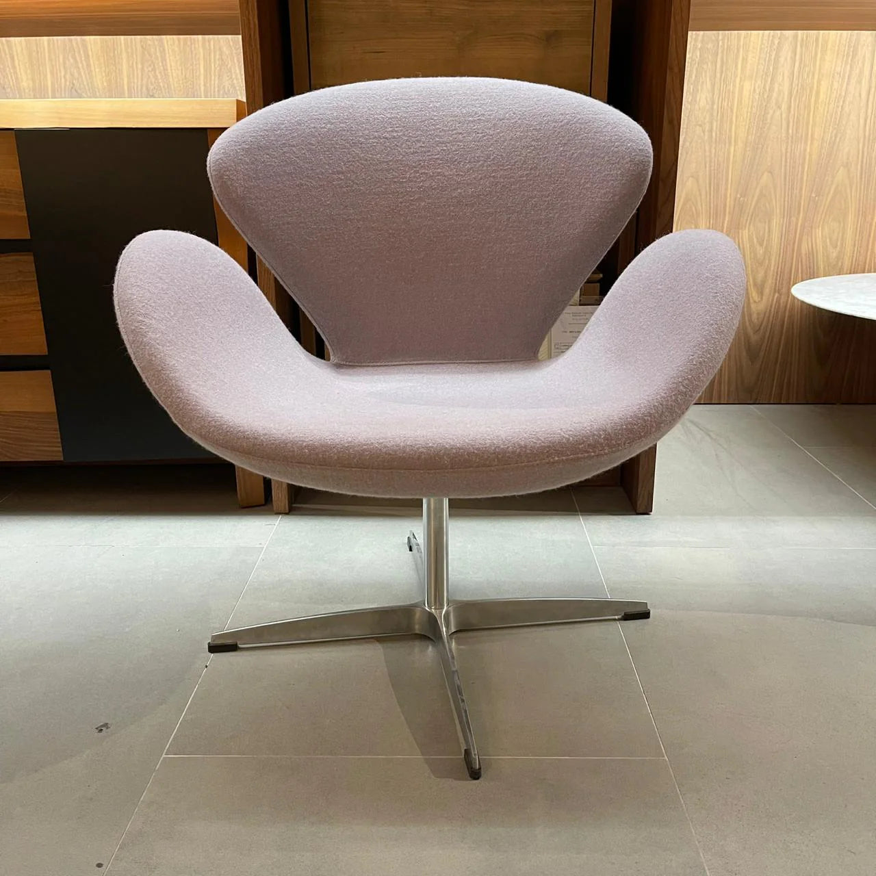 Display Item - Lounge Chair Lc010-G -YAS -  DISPLAY ITEM - ebarza Furniture UAE | Shop Modern Furniture in Abu Dhabi & Dubai - مفروشات ايبازرا في الامارات | تسوق اثاث عصري وديكورات مميزة في دبي وابوظبي
