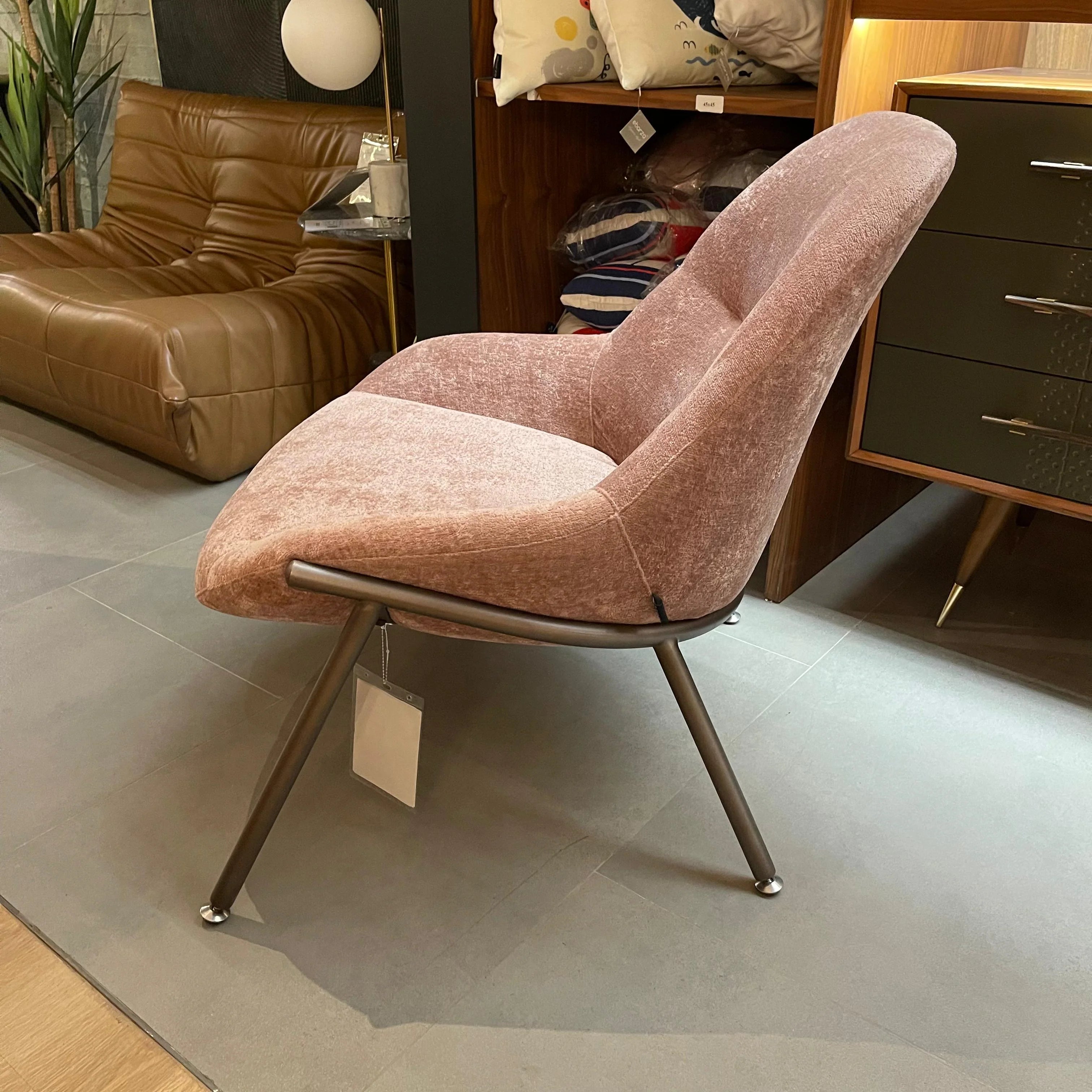 Display Item - Oslo Lounge Chair Lc037 -YAS -  DISPLAY ITEM - ebarza Furniture UAE | Shop Modern Furniture in Abu Dhabi & Dubai - مفروشات ايبازرا في الامارات | تسوق اثاث عصري وديكورات مميزة في دبي وابوظبي