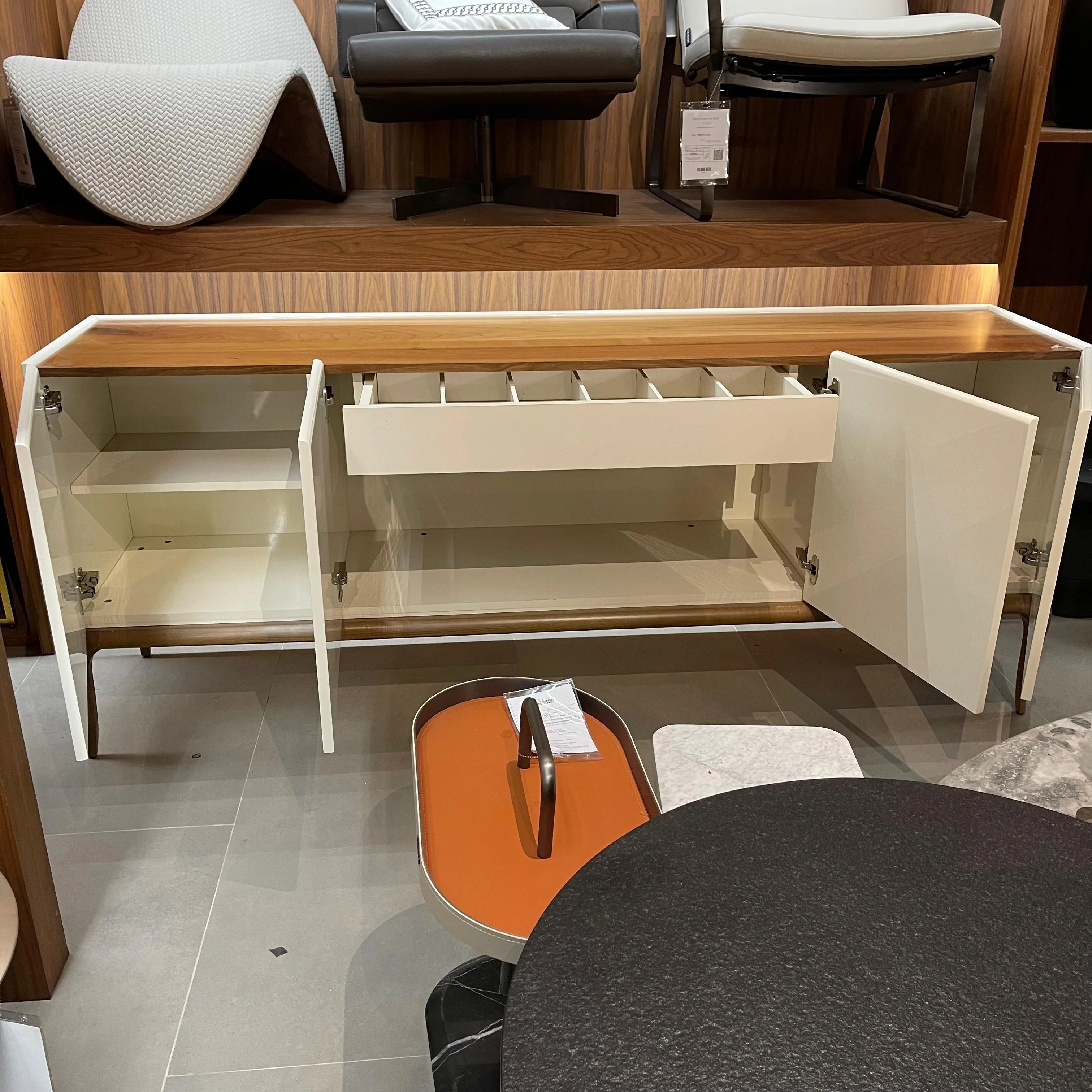 Display Item - Palmira Sideboard Palm-001 - YAS -  DISPLAY ITEM - ebarza Furniture UAE | Shop Modern Furniture in Abu Dhabi & Dubai - مفروشات ايبازرا في الامارات | تسوق اثاث عصري وديكورات مميزة في دبي وابوظبي