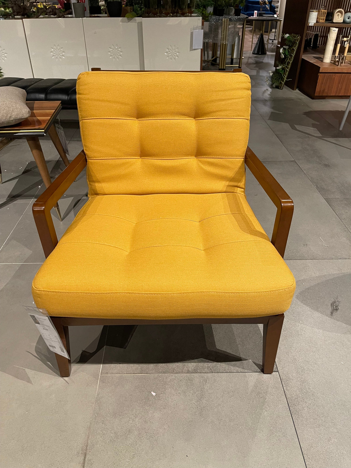 Display Item - Secrete Lounge Armchair Secs001-Lounge-Y - Yas