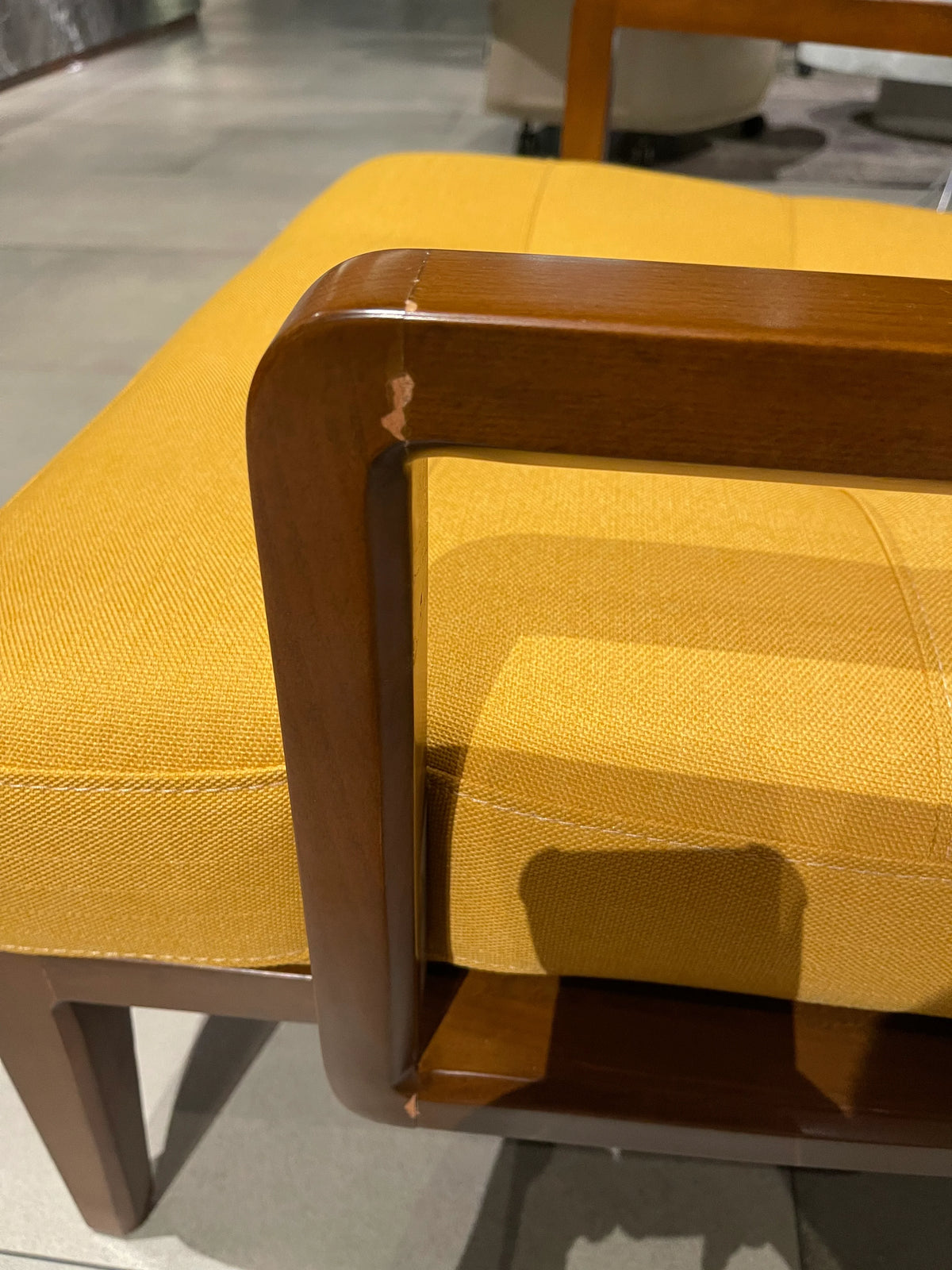 Display Item - Secrete Lounge Armchair Secs001-Lounge-Y - Yas