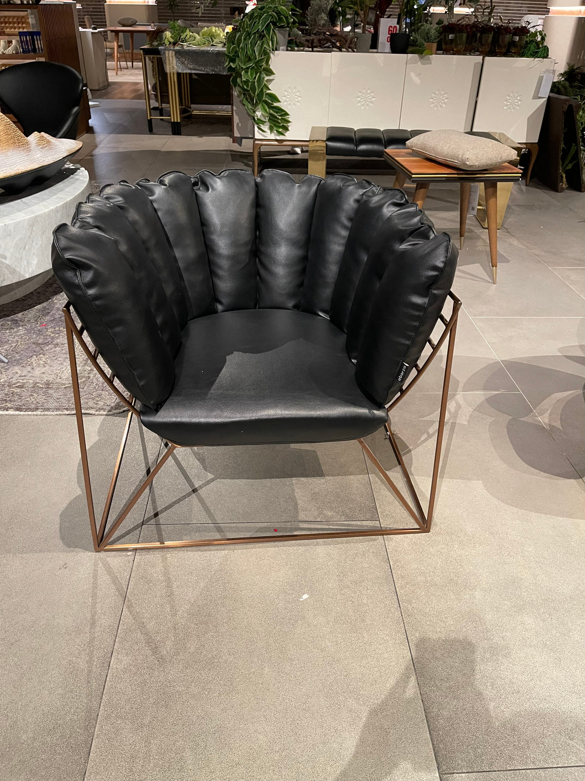 Display Item - Wire  Lounge Chair  Lc023 - Yas