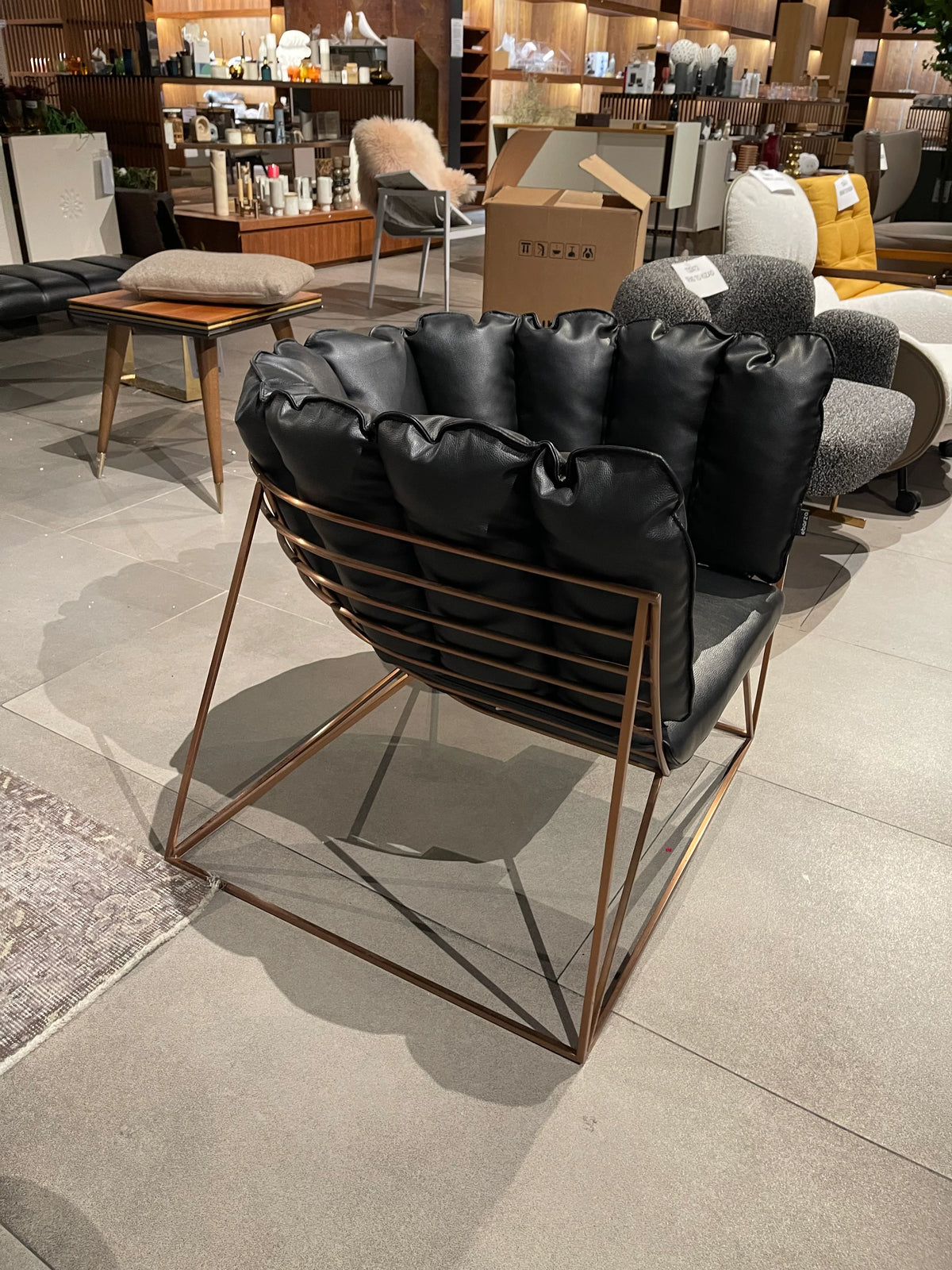 Display Item - Wire  Lounge Chair  Lc023 - Yas